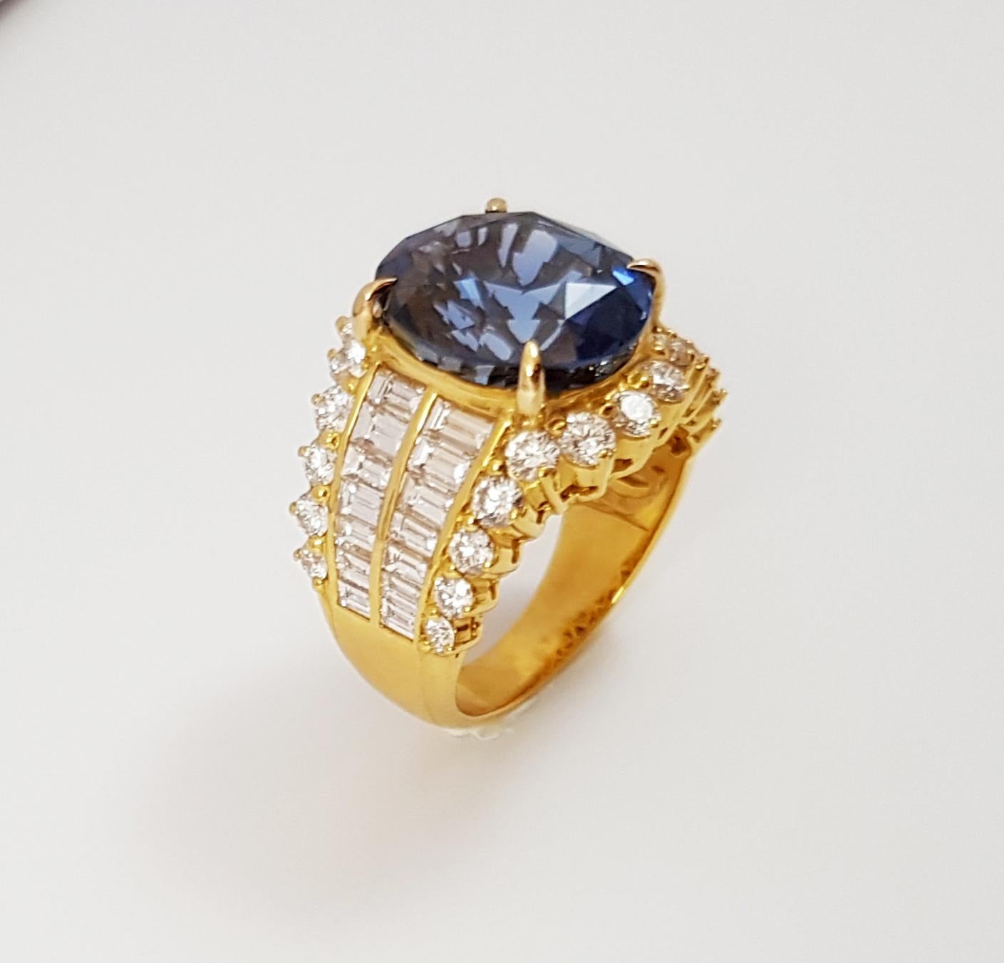 Women's GRS Certified Ceylon 11cts Blue Sapphire with Diamond Ring in 18K Gold For Sale