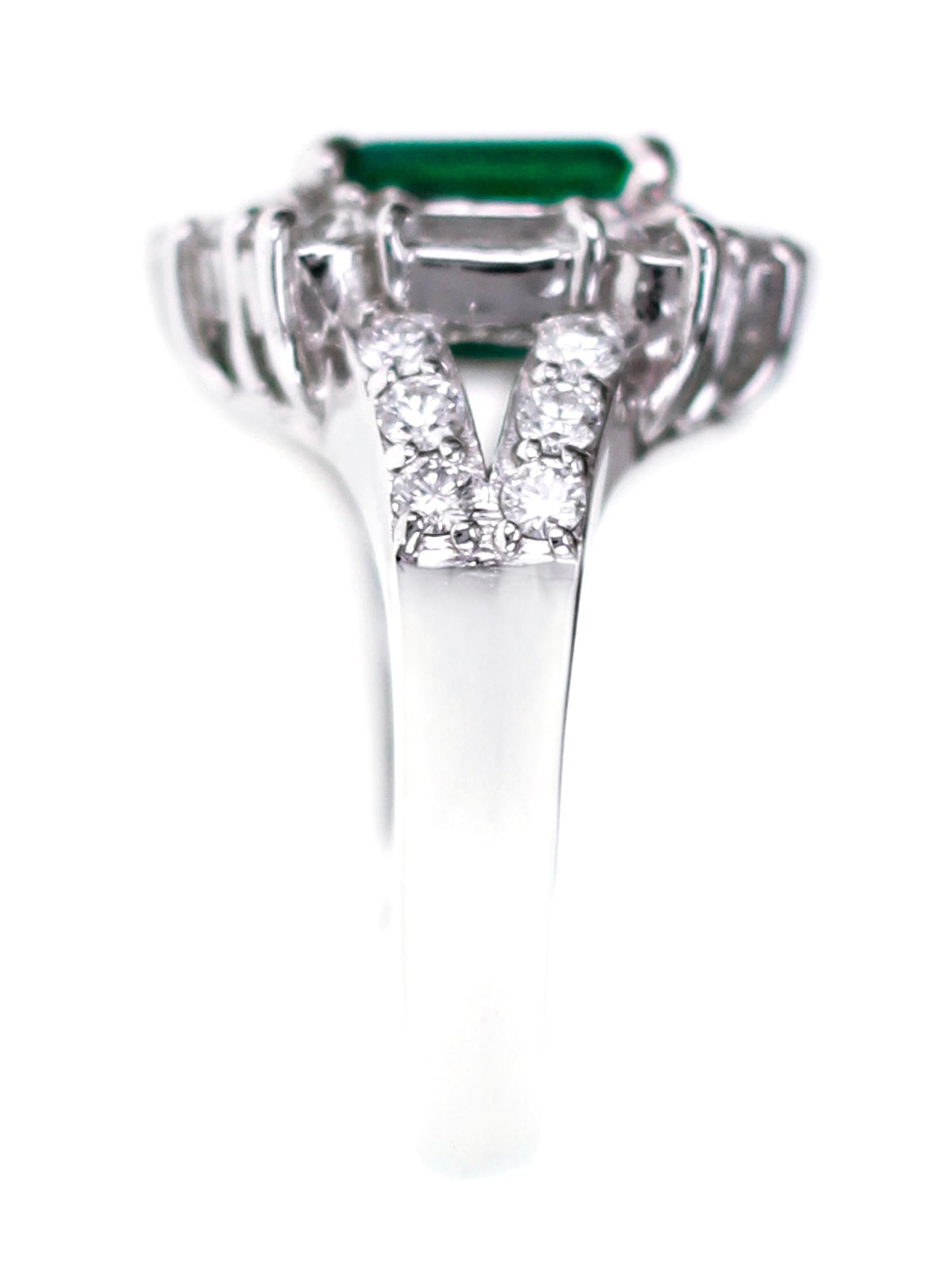 Art Nouveau GRS Certified Colombian Muzo Vivid Green 1.99 Carat Emerald Classical Ring For Sale