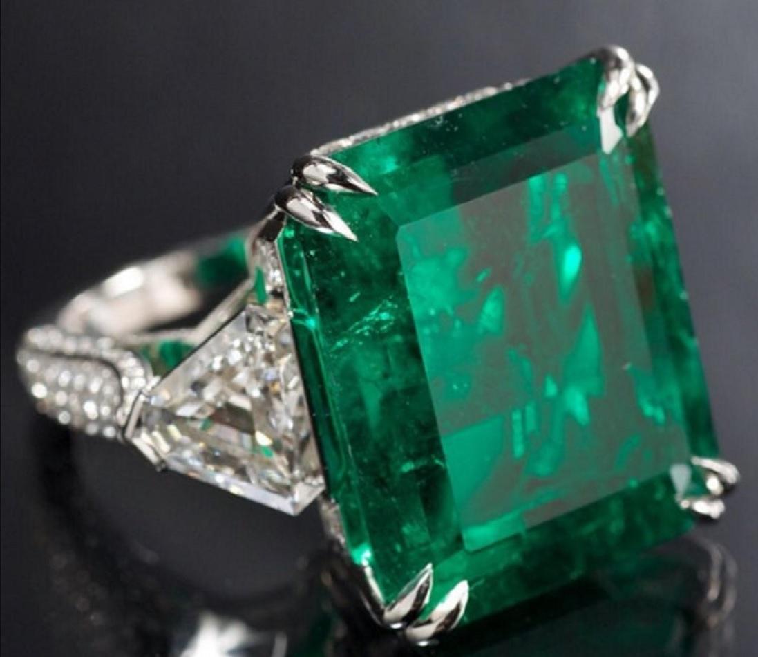 Contemporary GRS NO OIL VIVID GREEN Minor Oil Emerald Diamond Ring For Sale