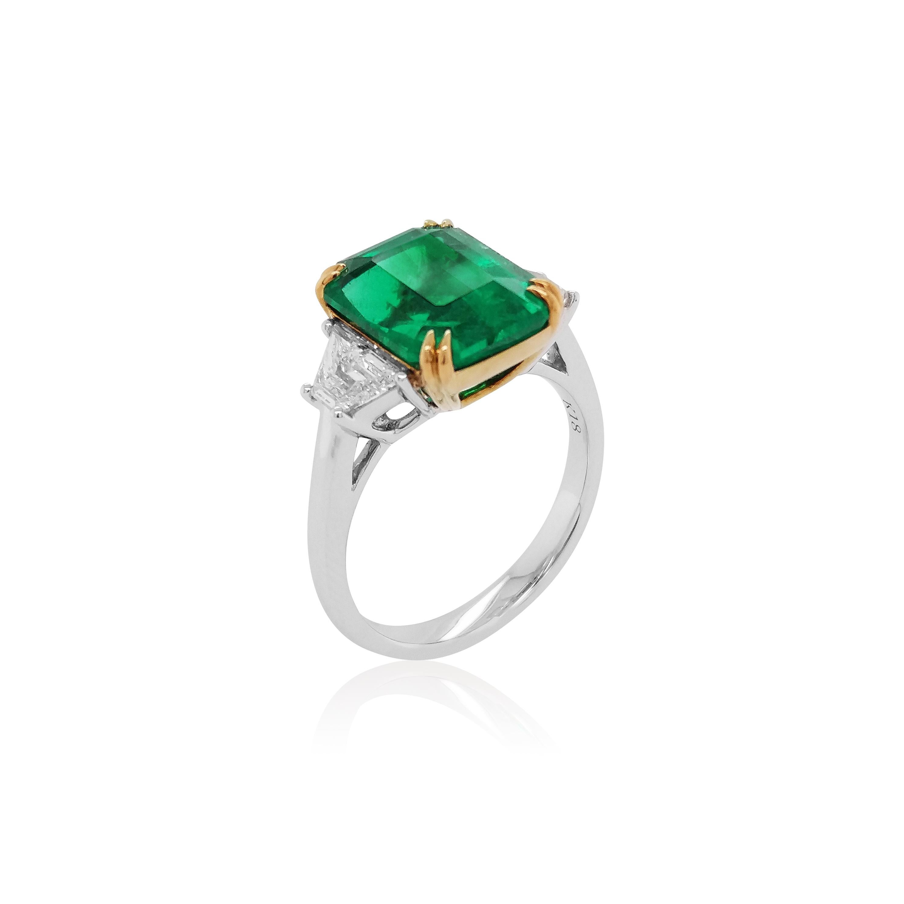 Emerald Cut GRS Certified Natural Colombian Emerald and White Diamond Ring in 18 Karat Gold