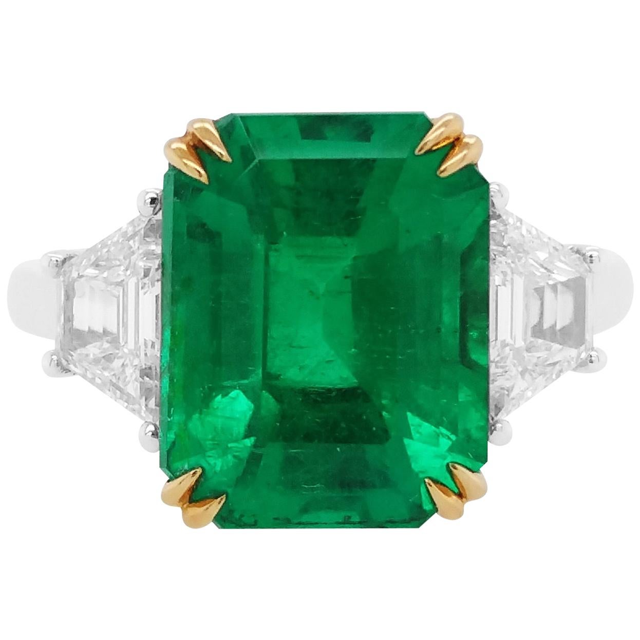 GRS Certified Natural Colombian Emerald and White Diamond Ring in 18 Karat Gold