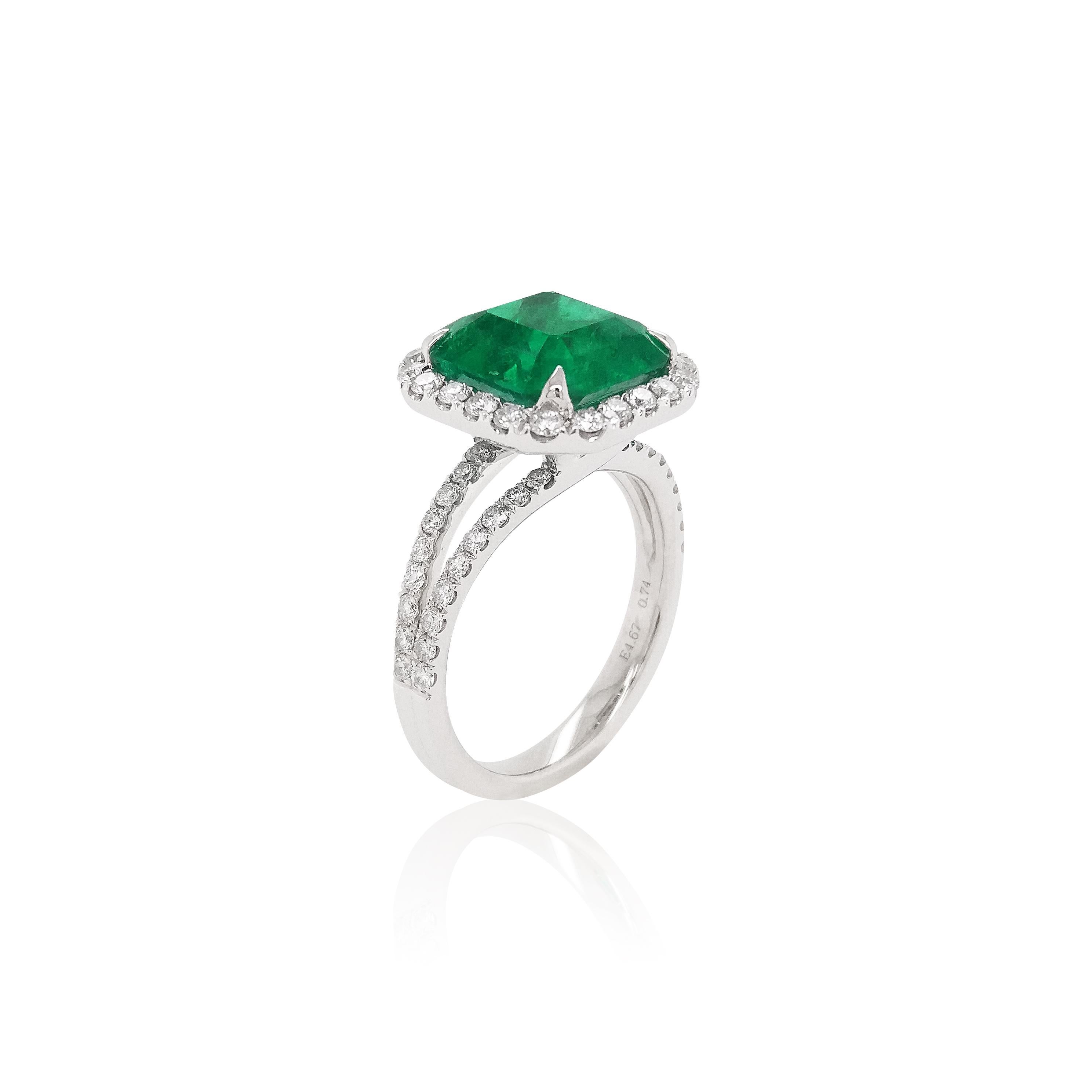 GRS Certified Colombian Emerald White Diamond Platinum Engagement Ring In New Condition In Hong Kong, HK