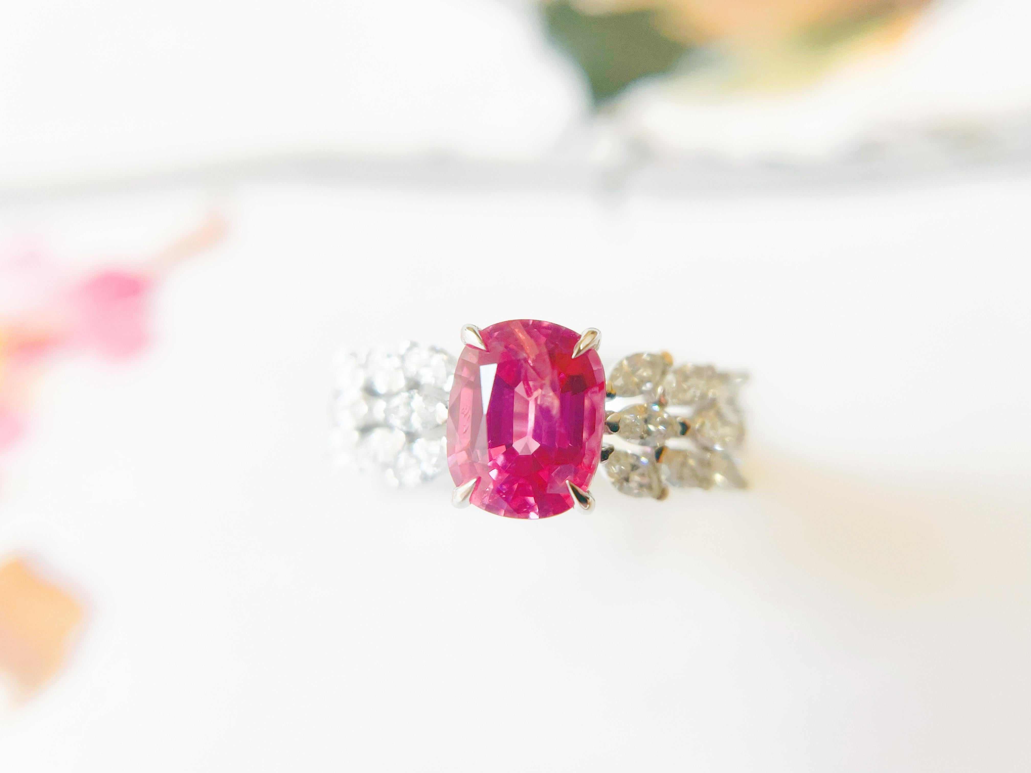 Art Deco GRS Certified Natural Mahenge Spinel Diamond Ring in 18K White Gold For Sale