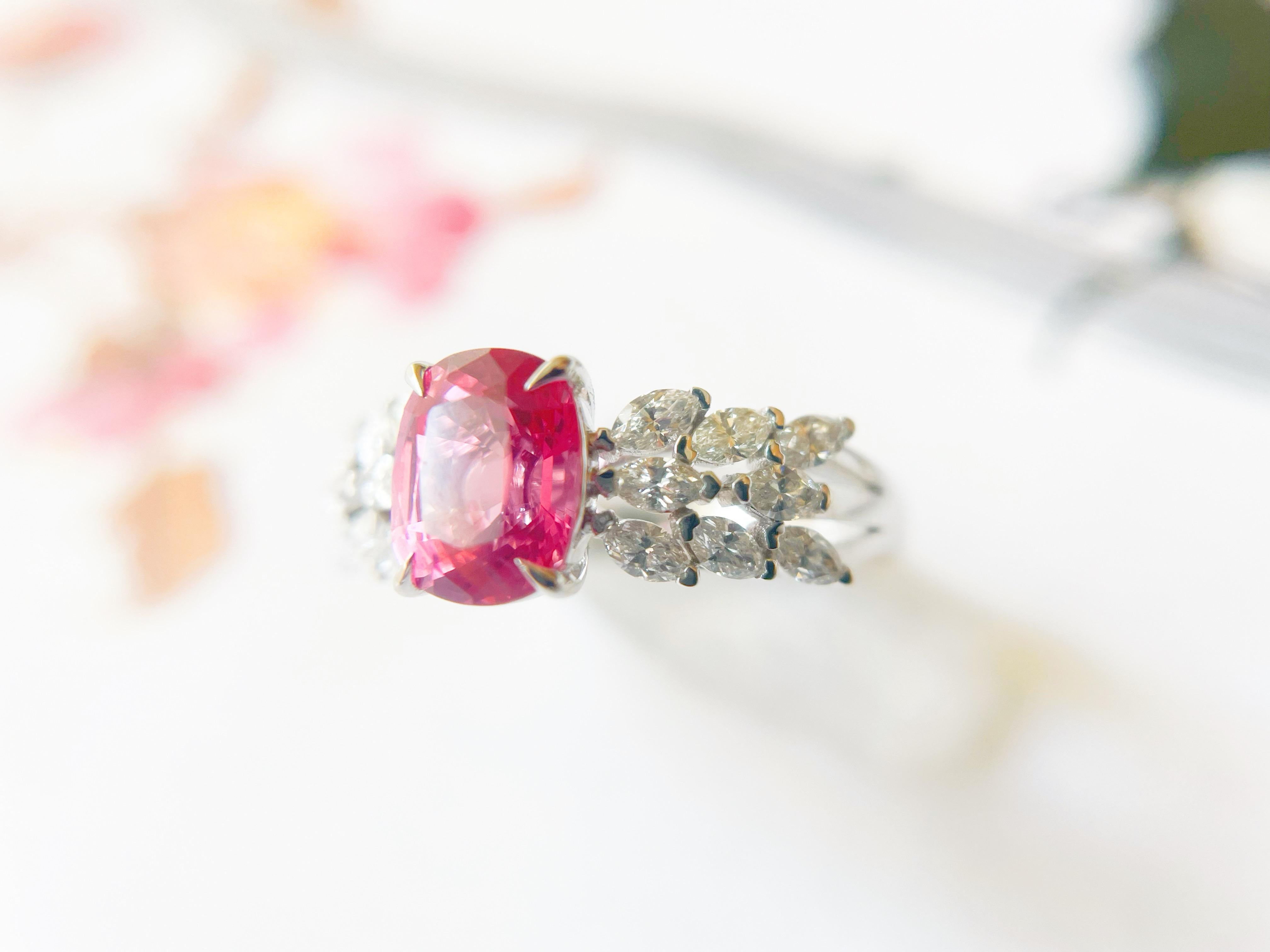 GRS Certified Natural Mahenge Spinel Diamond Ring in 18K White Gold In New Condition For Sale In Kowloon, HK