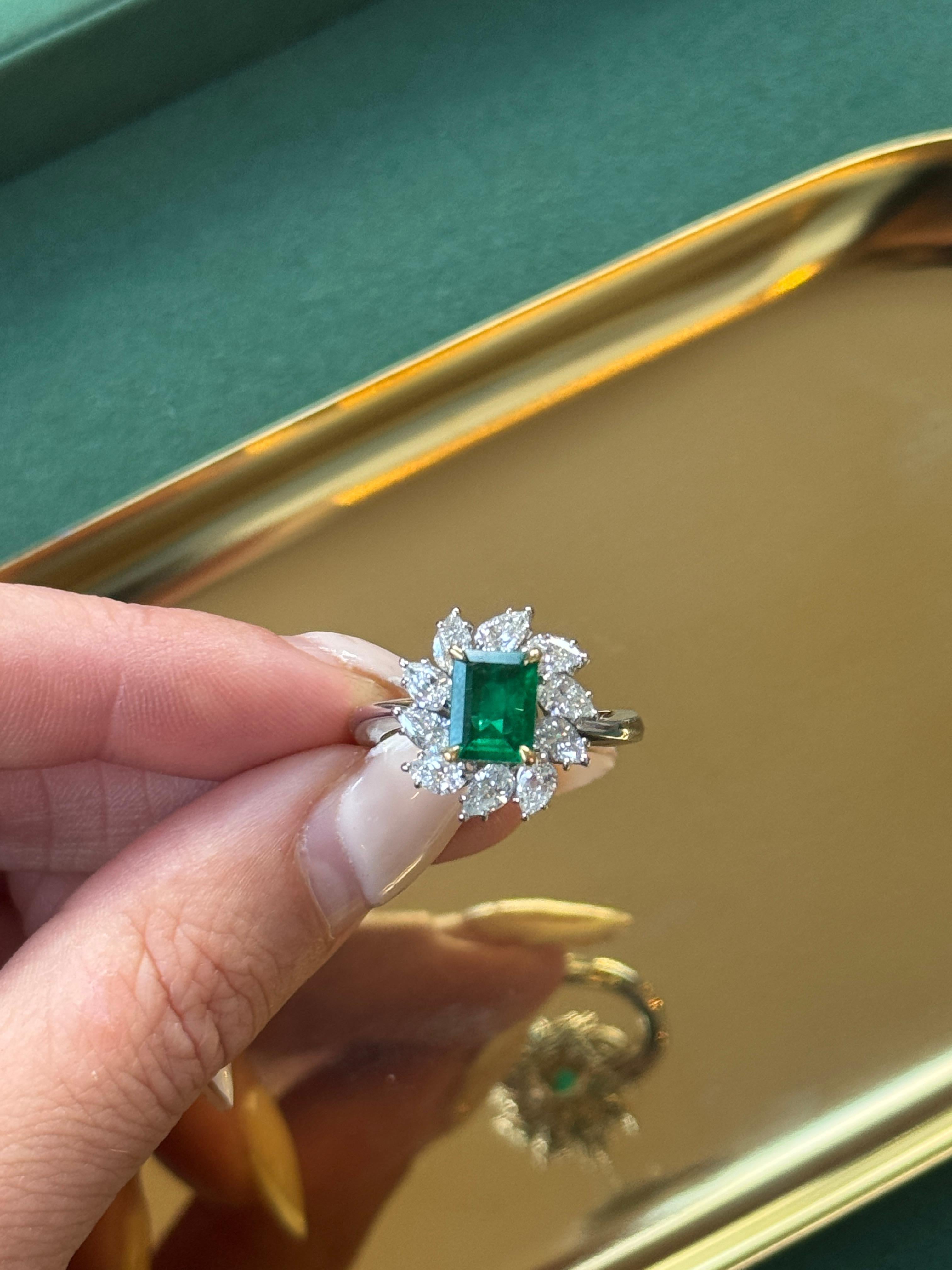 GRS Certified Natural Rare Afghan Emerald Diamond Ring - Vivid Green (bague en diamant avec émeraude afghane certifiée GRS) en vente 2