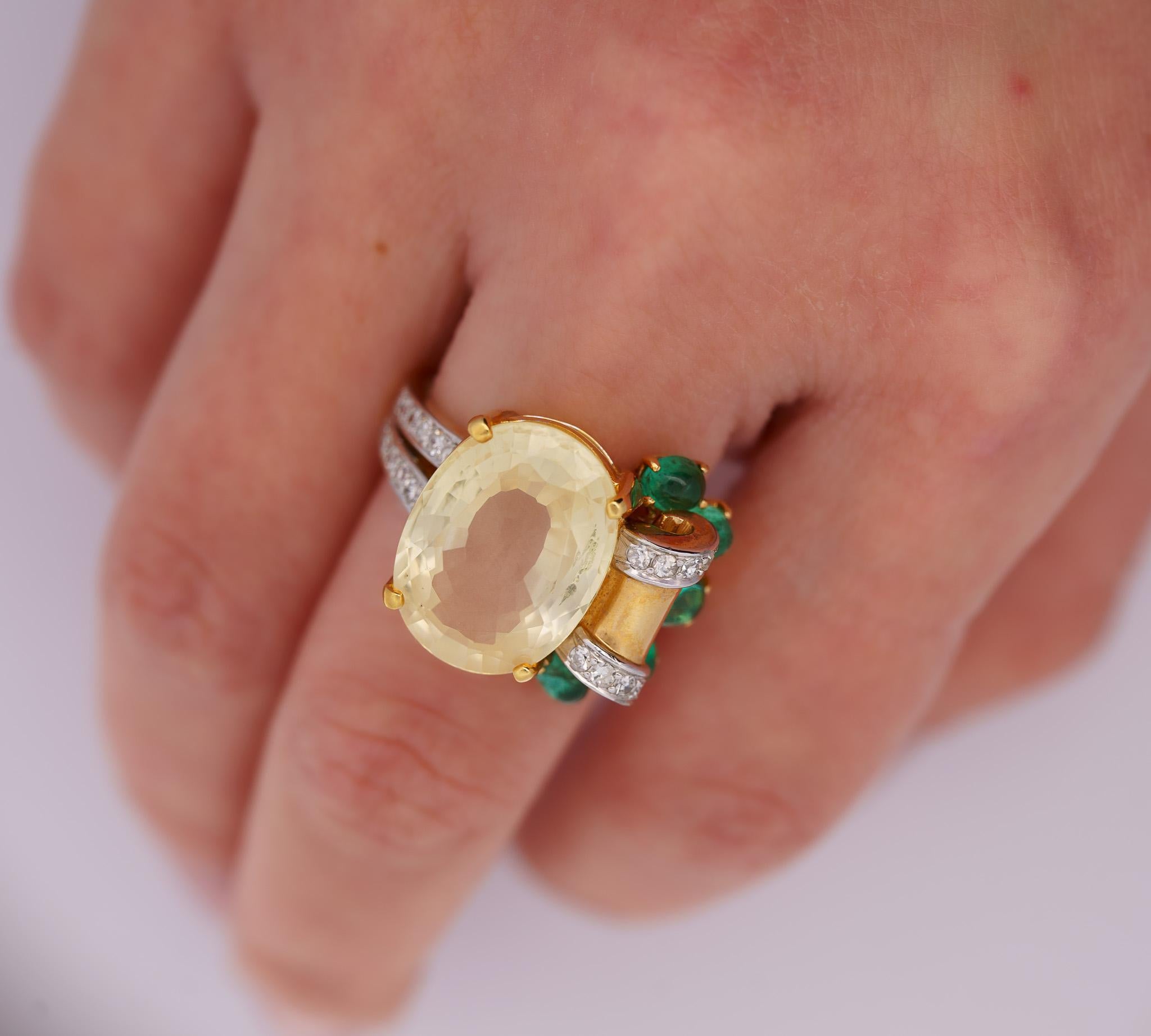 GRS-zertifizierter unbehandelter 12,61 Karat ovaler gelber Saphir & Smaragd Floral-Ring im Angebot 4