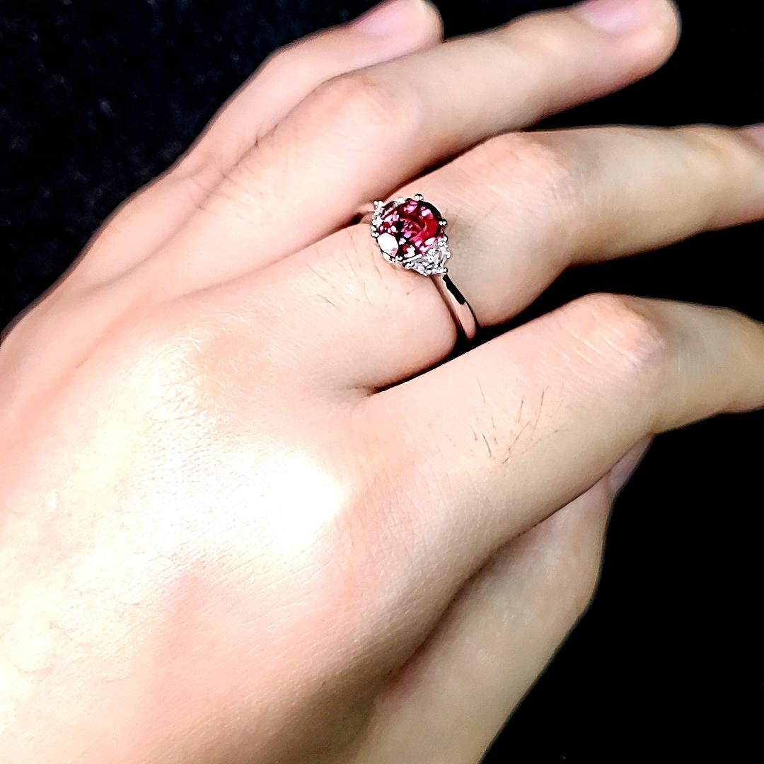 Women's GRS Certified No Heat Oval-Shaped Pink Sapphire (Padparadsha - type) and Cts 1.3 For Sale