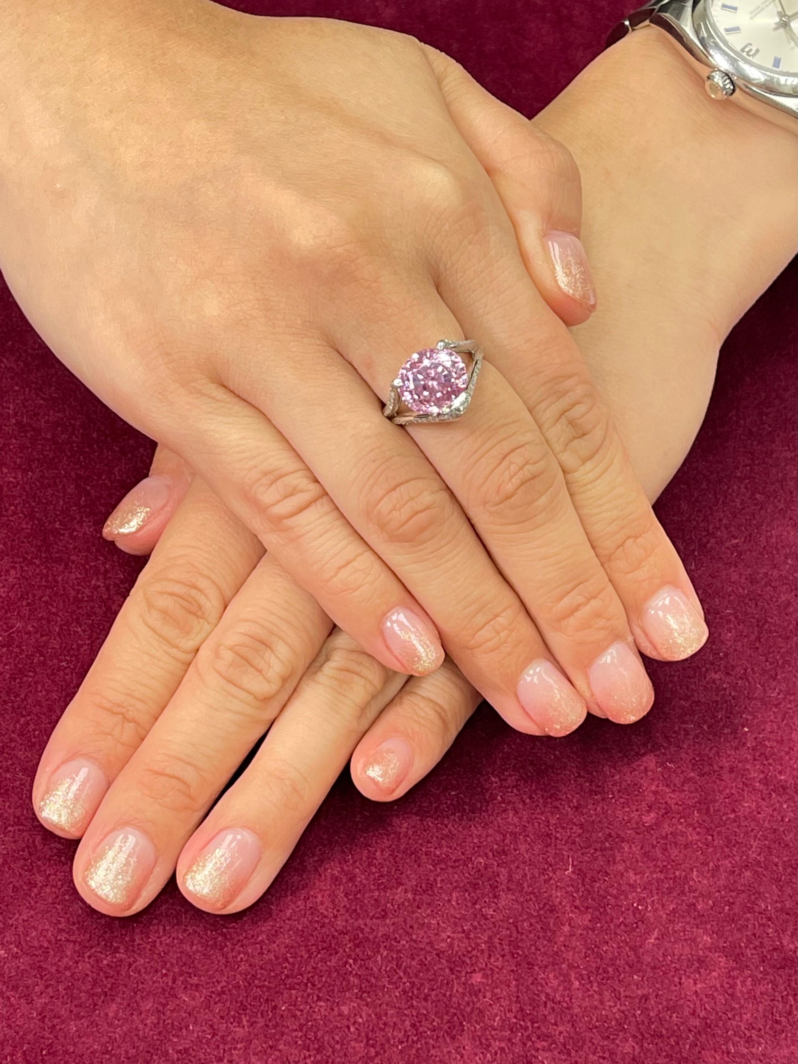 PLEASE USE THE HD VIDEO PROVIDED AS THE MOST ACCURATE COLOR DESCRIPTION! In words, we would describe the color of this sapphire as pink (straight Pink). However, the official GRS certificate grading is pastel purplish-pink. Here is a superb