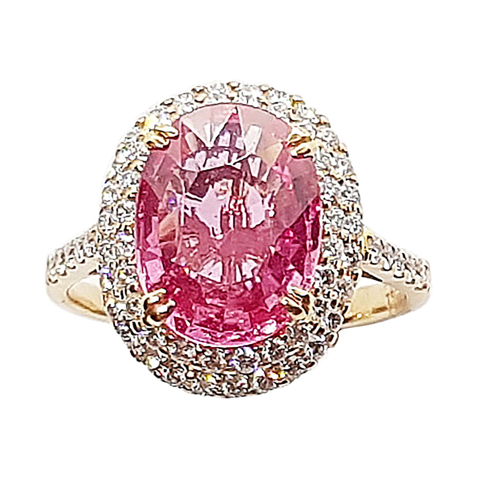GRS Certified 4 Cts Padparadscha Sapphire with Diamond Ring Set 18k Rose Gold For Sale