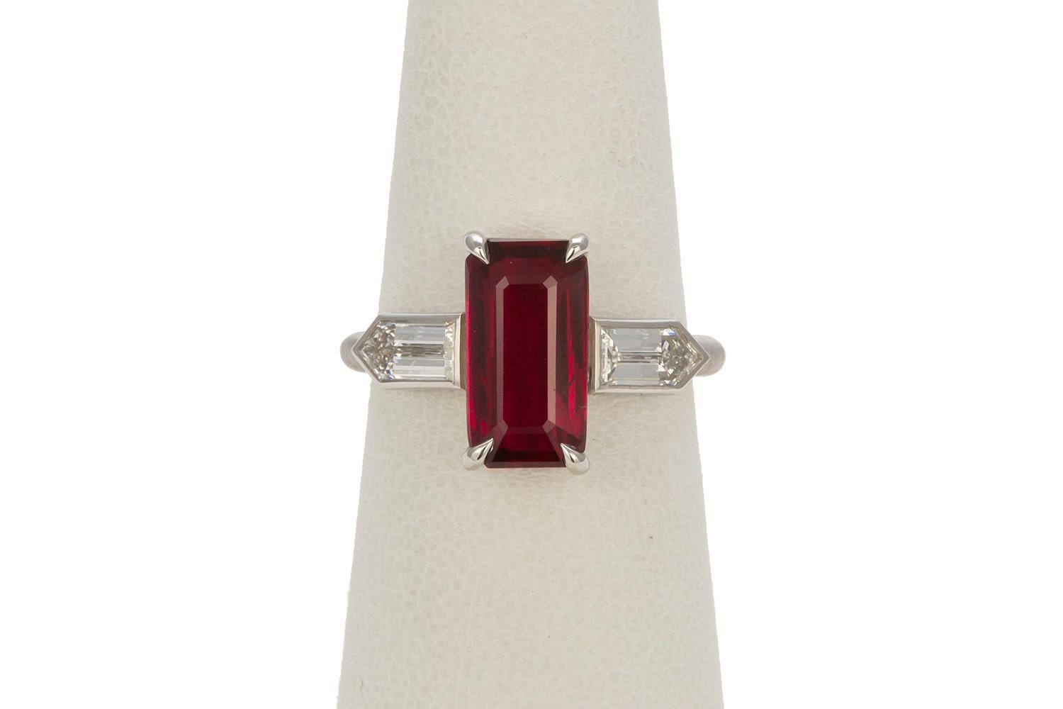 GRS Certified Platinum Pigeon Blood Ruby and Diamond Ring 4.00 Carat In New Condition In Tustin, CA