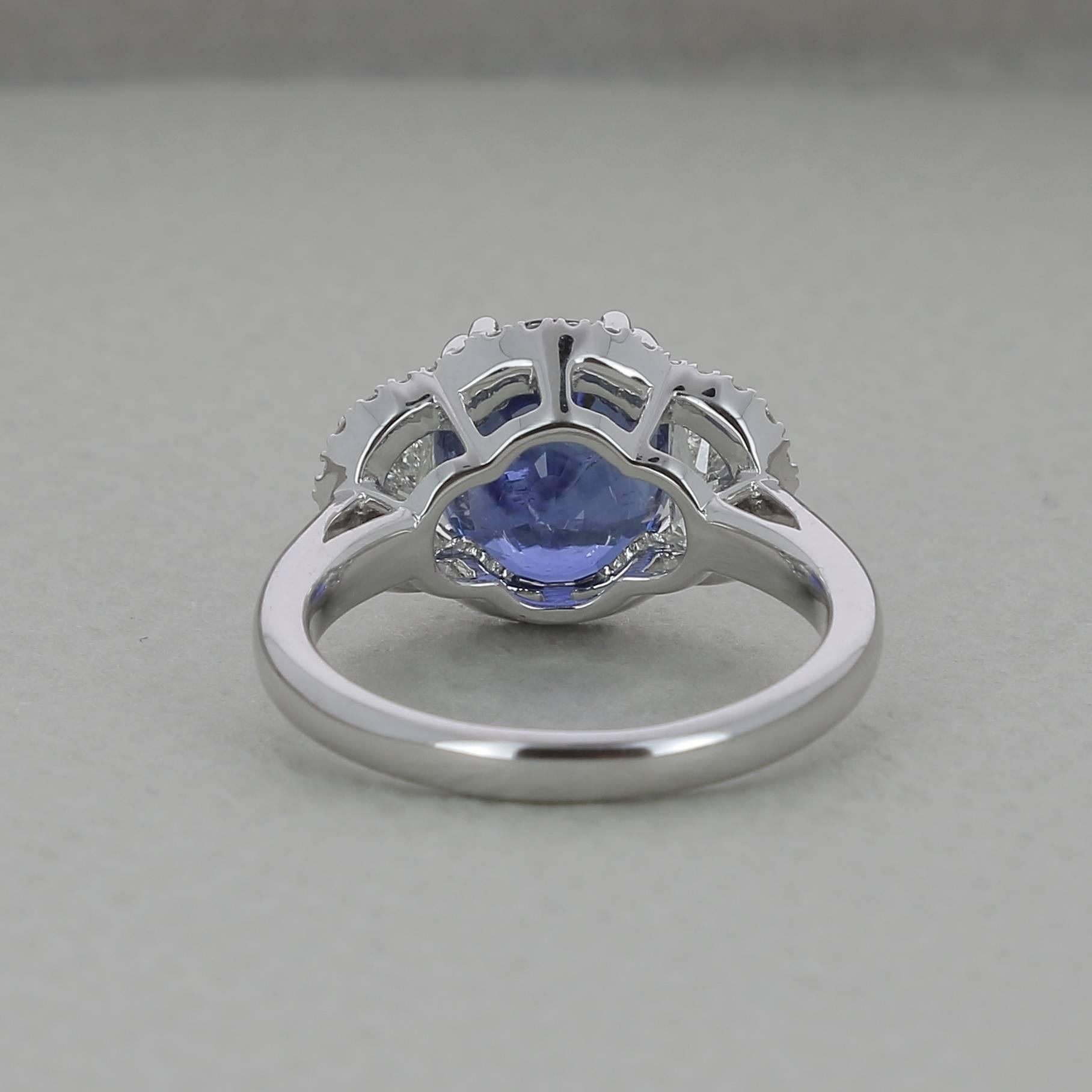 Oval Cut 4.55 Carat Ceylon Royal Blue Sapphire Cocktail Ring Half-Moon Diamond 18K Gold For Sale
