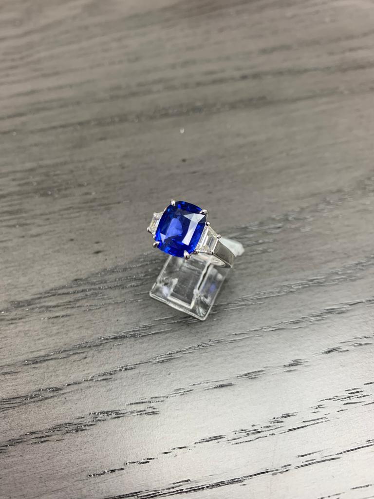 GRS Certified Three Stone Sapphire Ring For Sale 4