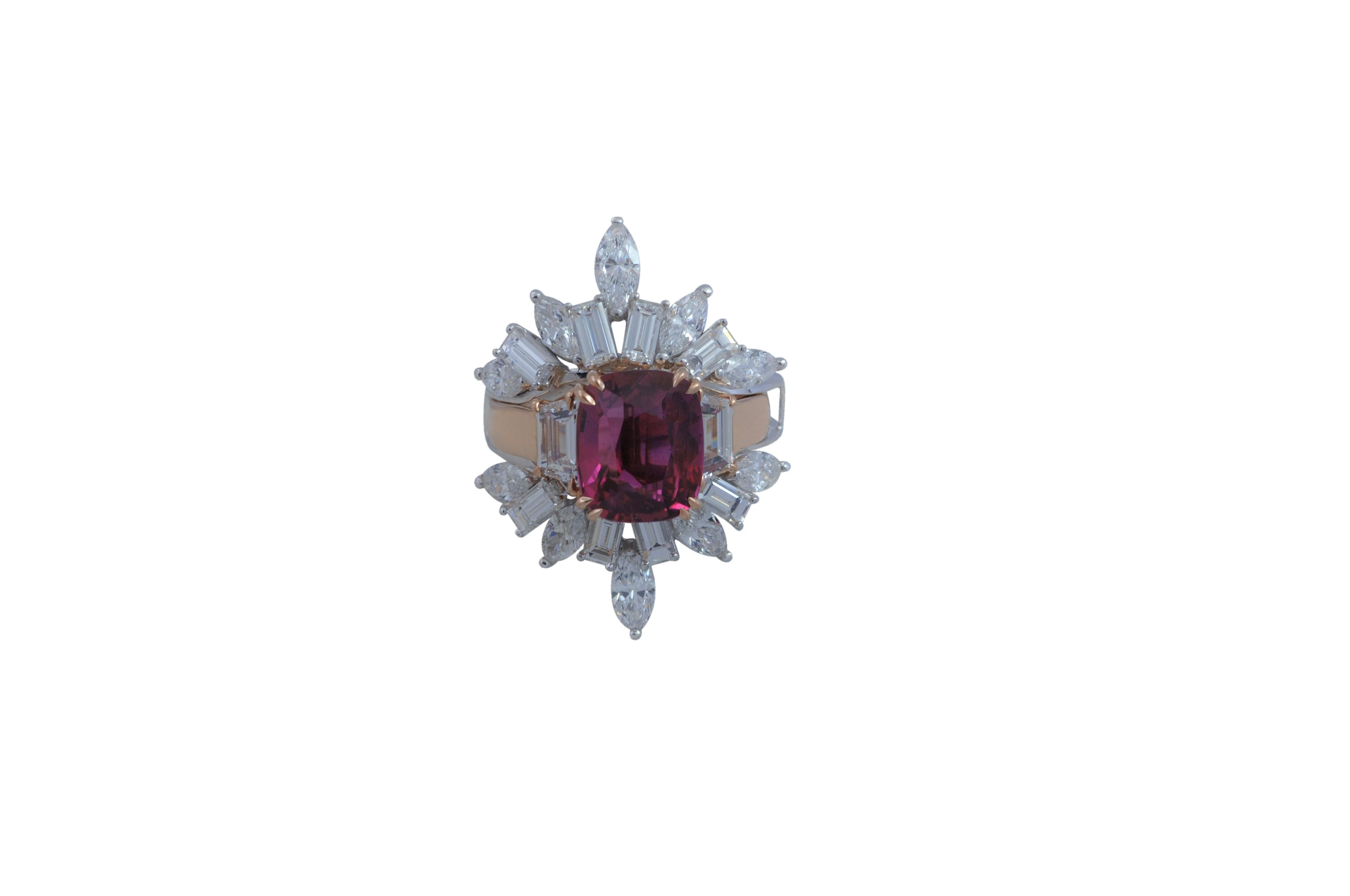 Taglio cuscino Anello con rubino non riscaldato e diamante certificato GRS in oro rosa/bianco 18 carati in vendita