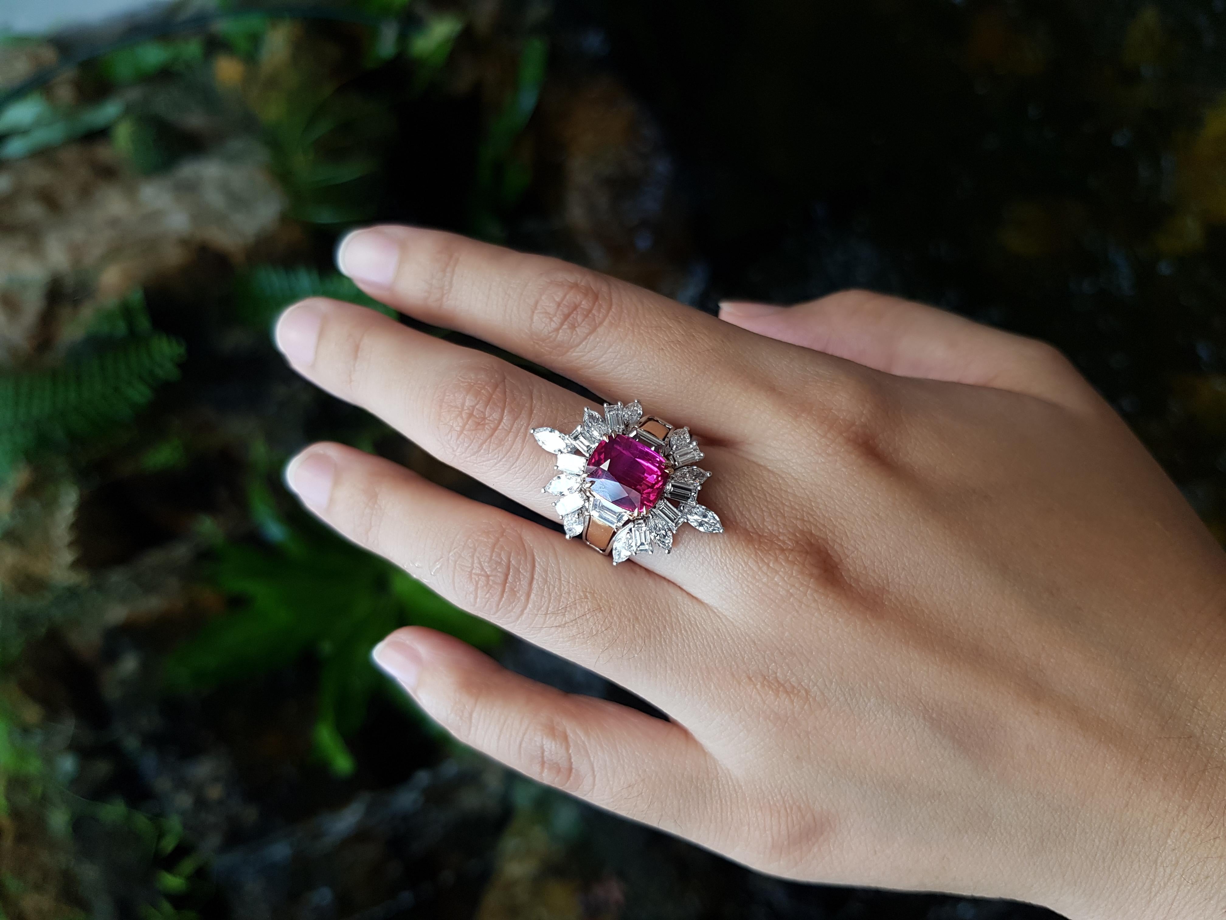 GRS Certified Unheated Ruby with Diamond Jacket Ring in 18 Karat Rose/White Gold In New Condition For Sale In Bangkok, TH