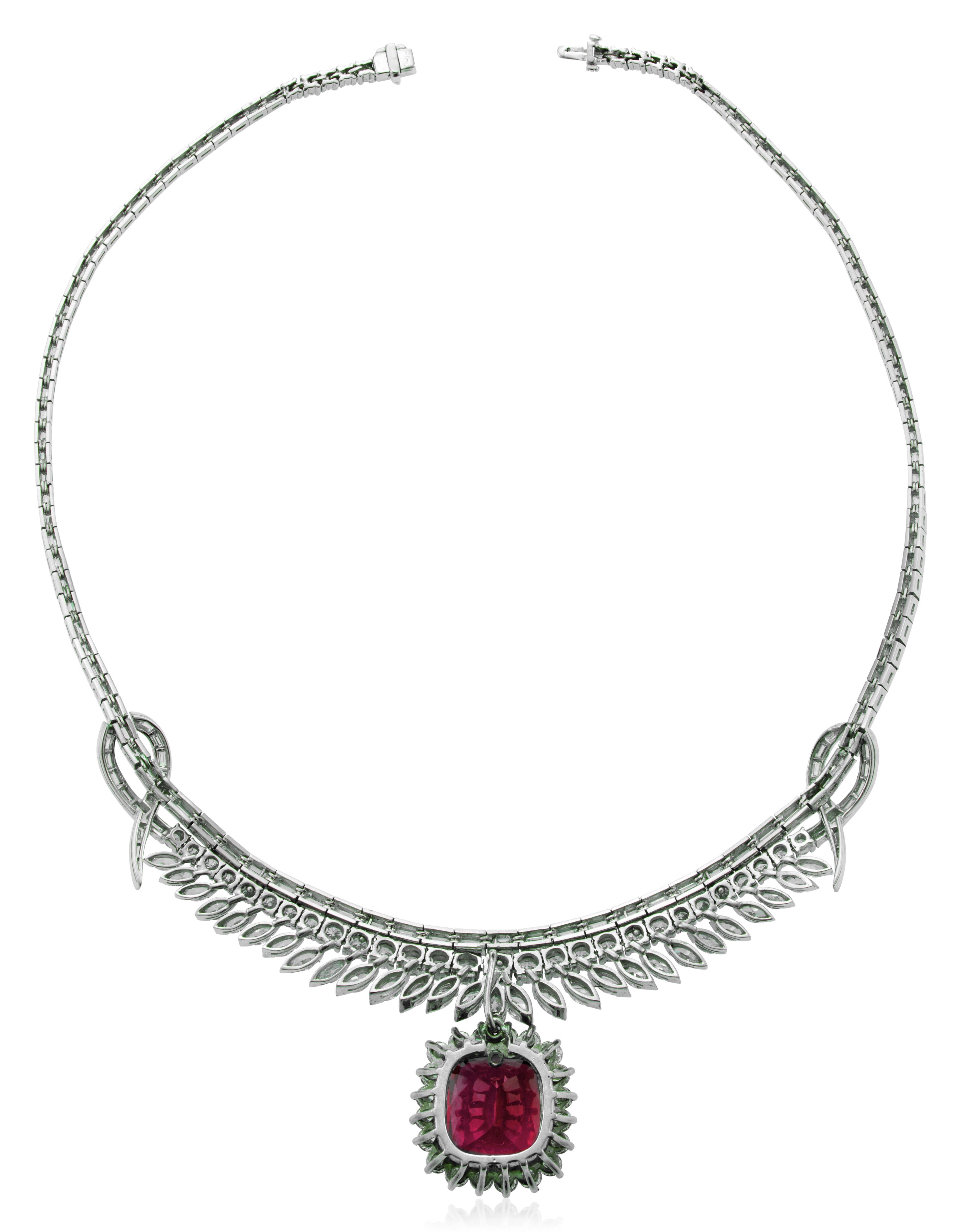 GRS Ct. 4 Ct. Collar Gargantilla Diamante Rubí Mozambique Corte Cojín Contemporáneo en venta