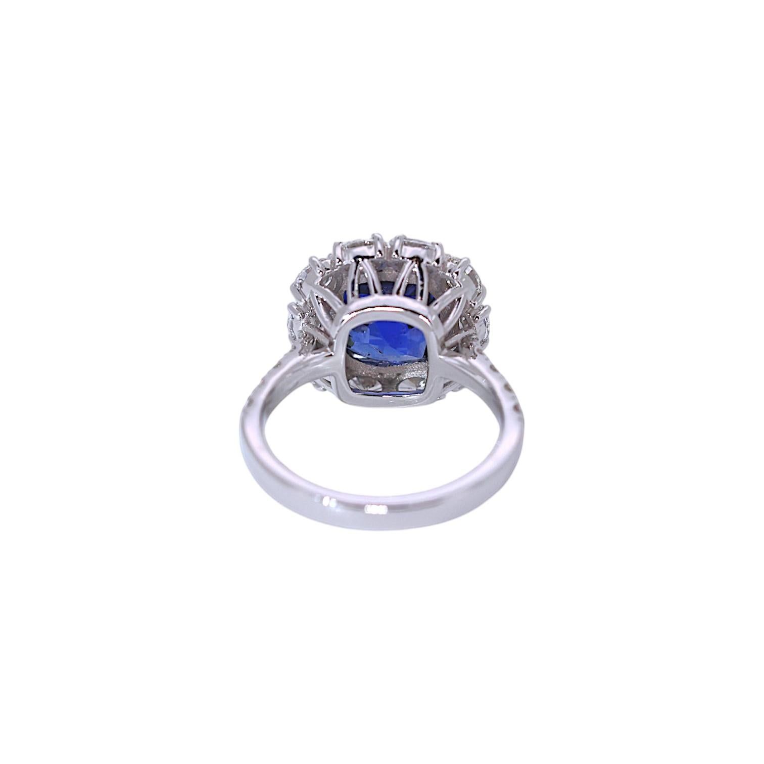 Taille coussin GRS & GIA Cert. NO HEAT Bague saphir bleu royal 4,92ct avec diamants en vente
