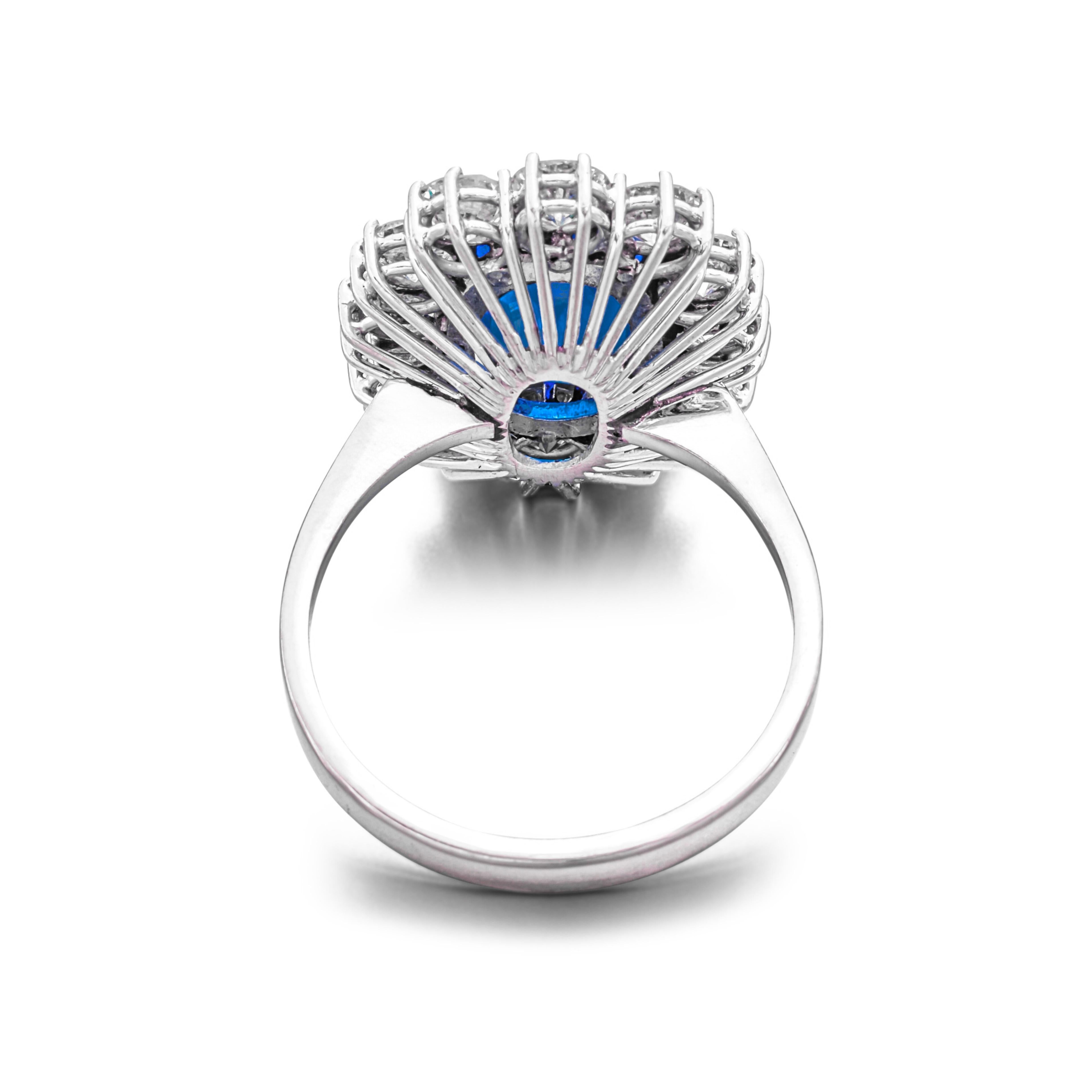 GRS IGI Zertifizierter 3 Karat Ceylon Unbehandelter Ovaler Blauer Saphir Diamant Ring (Ovalschliff) im Angebot