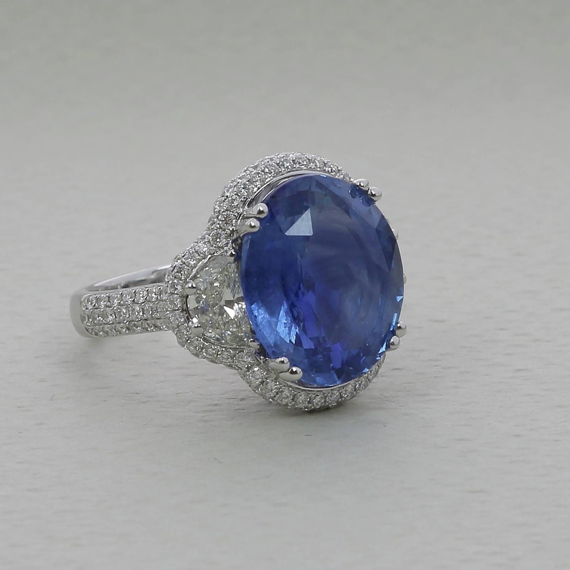 Contemporary 12.47 Carat Blue Sapphire Cocktail Ring Round/Half Moon Diamonds 18K White Gold For Sale