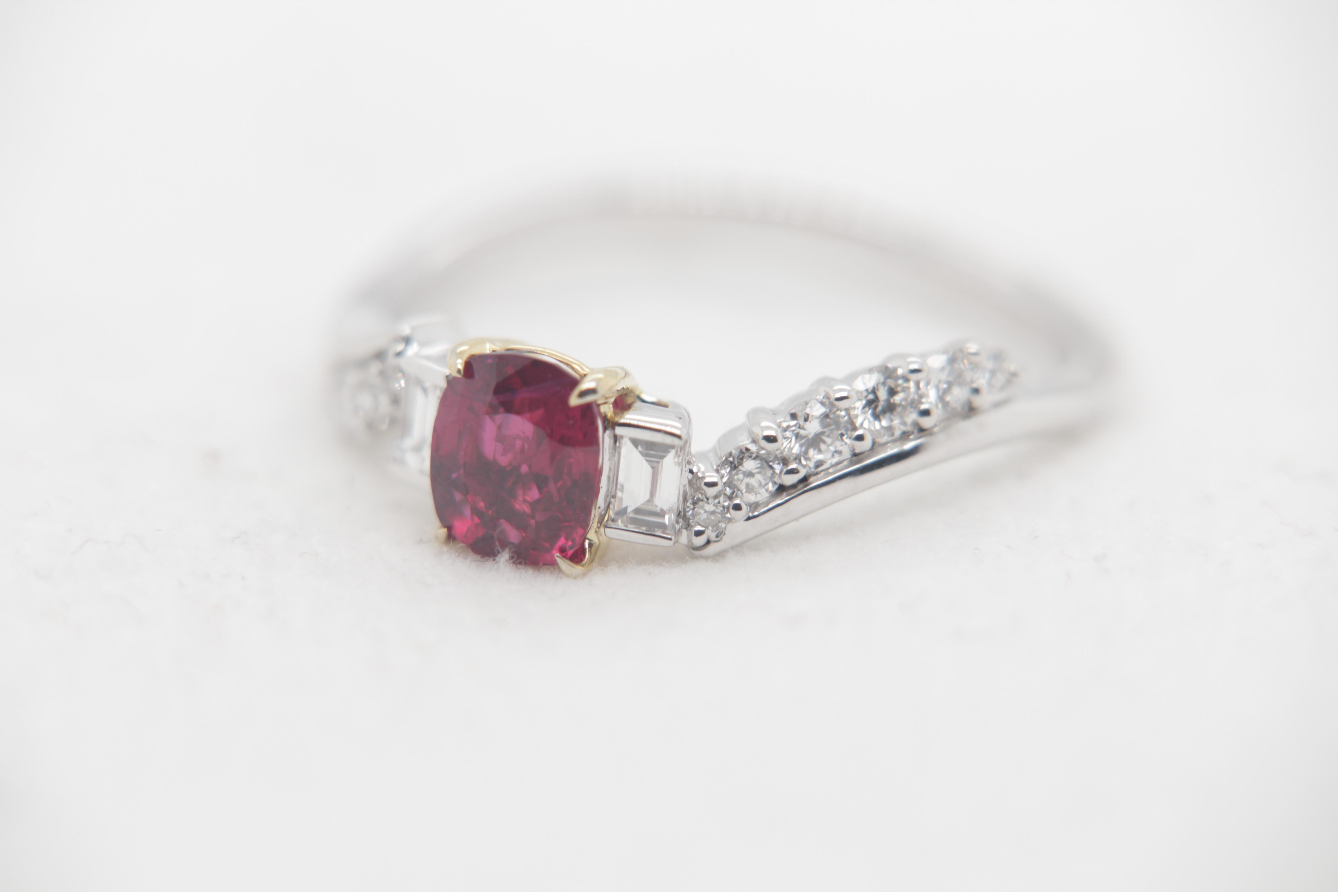 GRS Pigeon Blood 0.81 Carat Burmese No Heat Ruby and Diamond Ring 18 Karat Gold In New Condition In Bangkok, TH