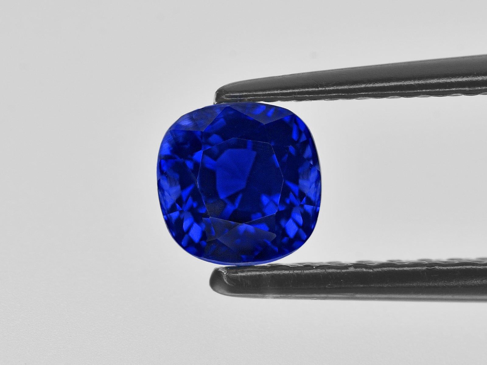 Modern GRS Switzerland 3.50 Carats Vivid Royal Blue Sapphire Pear Cut Cocktail Ring