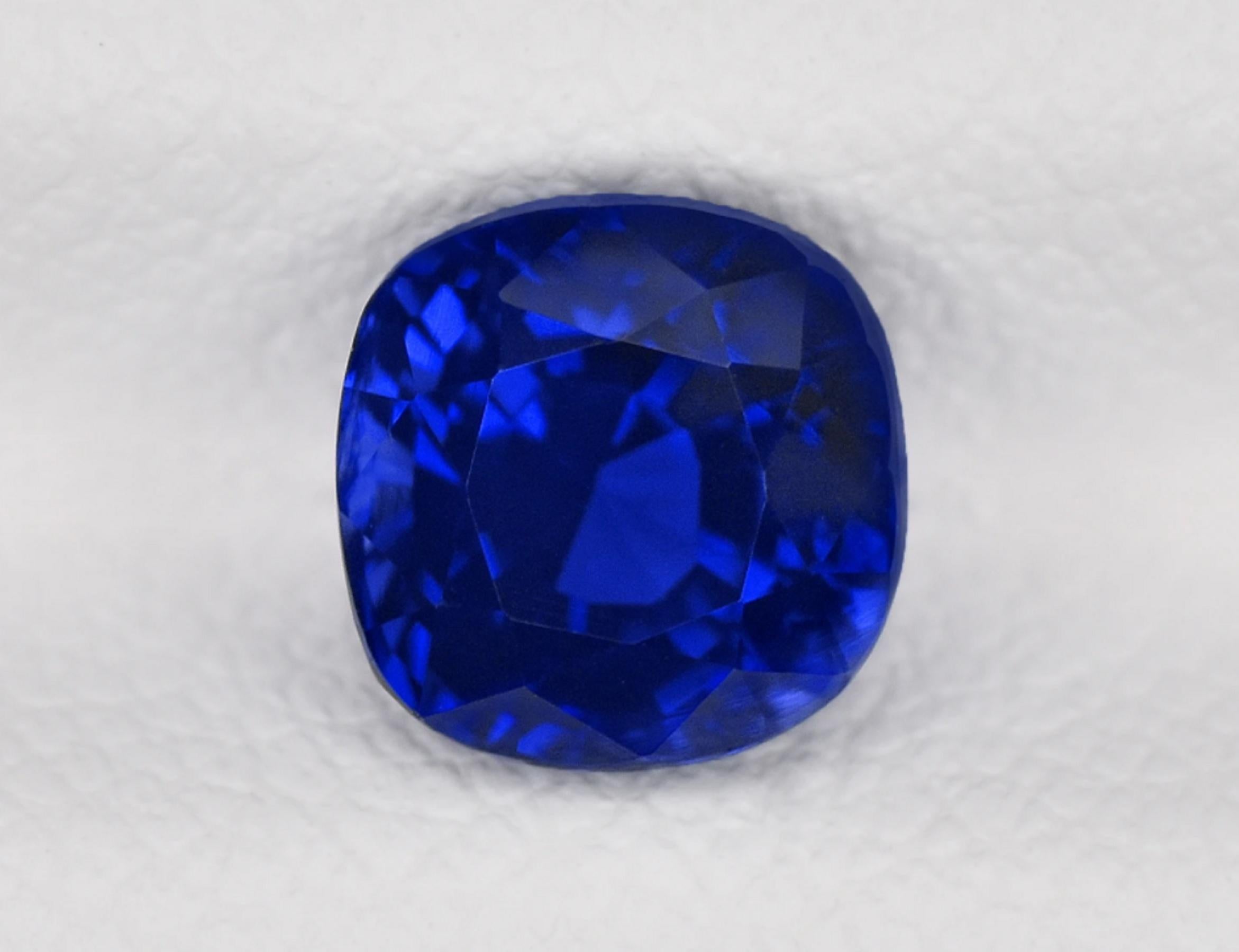 Women's or Men's GRS Switzerland 3.50 Carats Vivid Royal Blue Sapphire Pear Cut Cocktail Ring