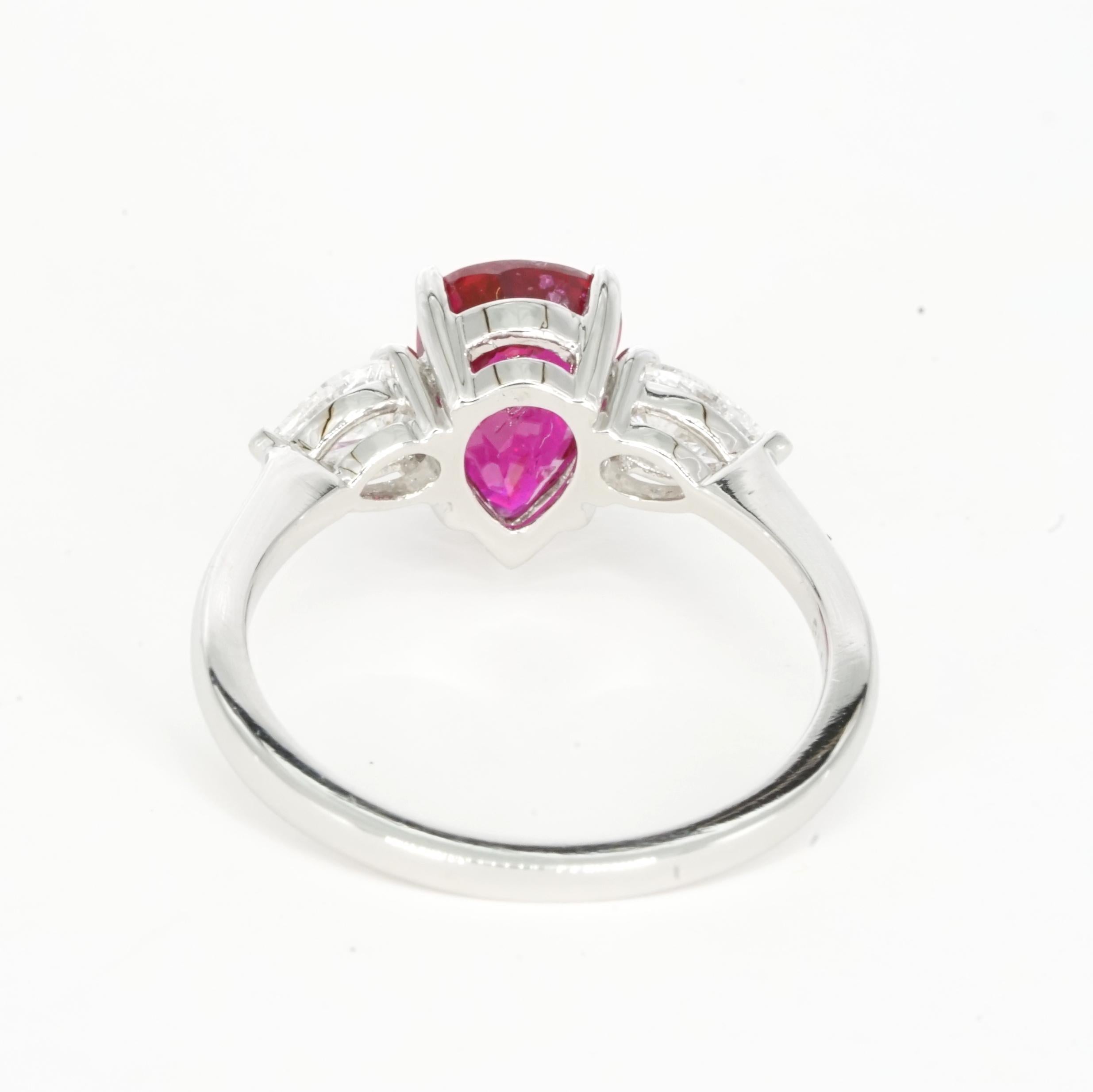 GRS Schweiz Birnenschliff Rubin Drei Stein Diamant Ring im Angebot 5