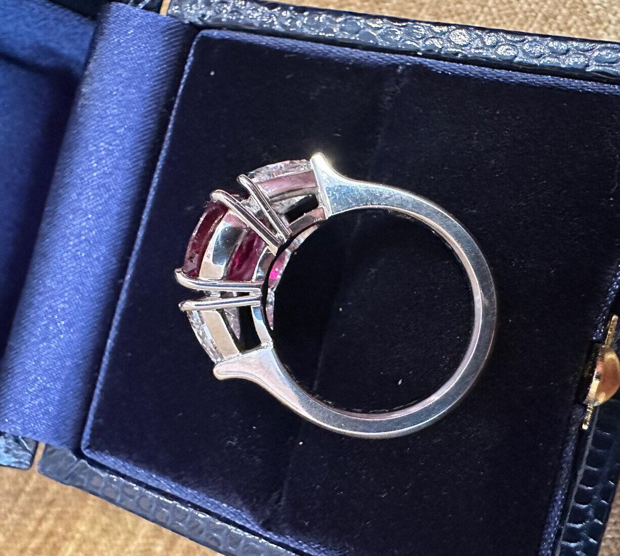 GRS, rubis taille coussin non chauffé de 4,04 carats en platine avec diamants Excellent état - En vente à La Jolla, CA