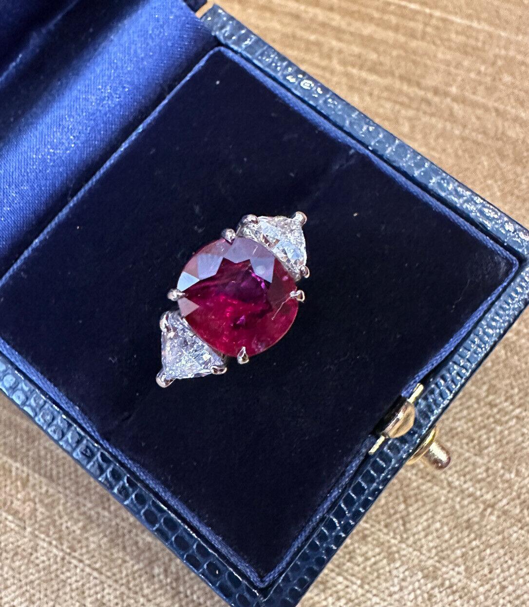 GRS, rubis taille coussin non chauffé de 4,04 carats en platine avec diamants en vente 2