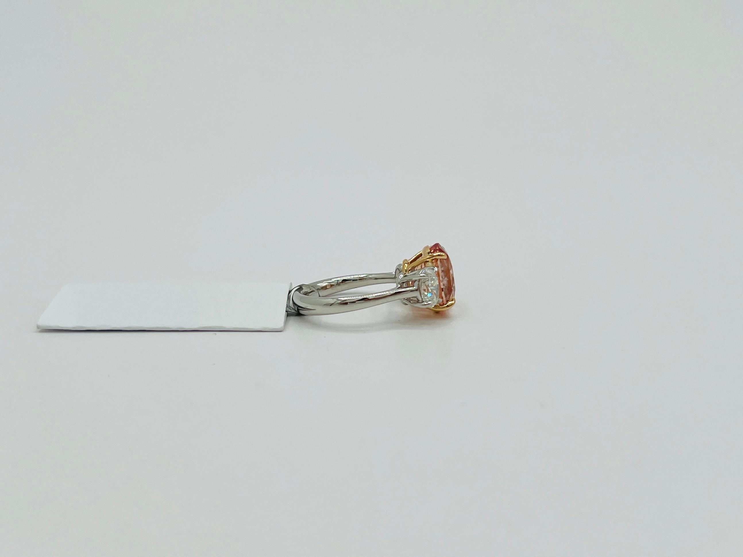 GRS Ring aus Platin und 18 Karat Gelbgold mit unerhitztem Padparadscha und Diamanten 1