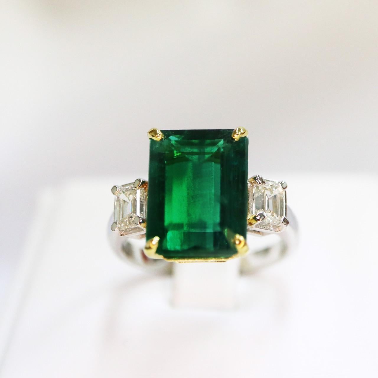Women's or Men's GRS&GIA 18K I IF 6.35 Carat Emerald&Diamond Antique Art Deco Engagement Ring For Sale