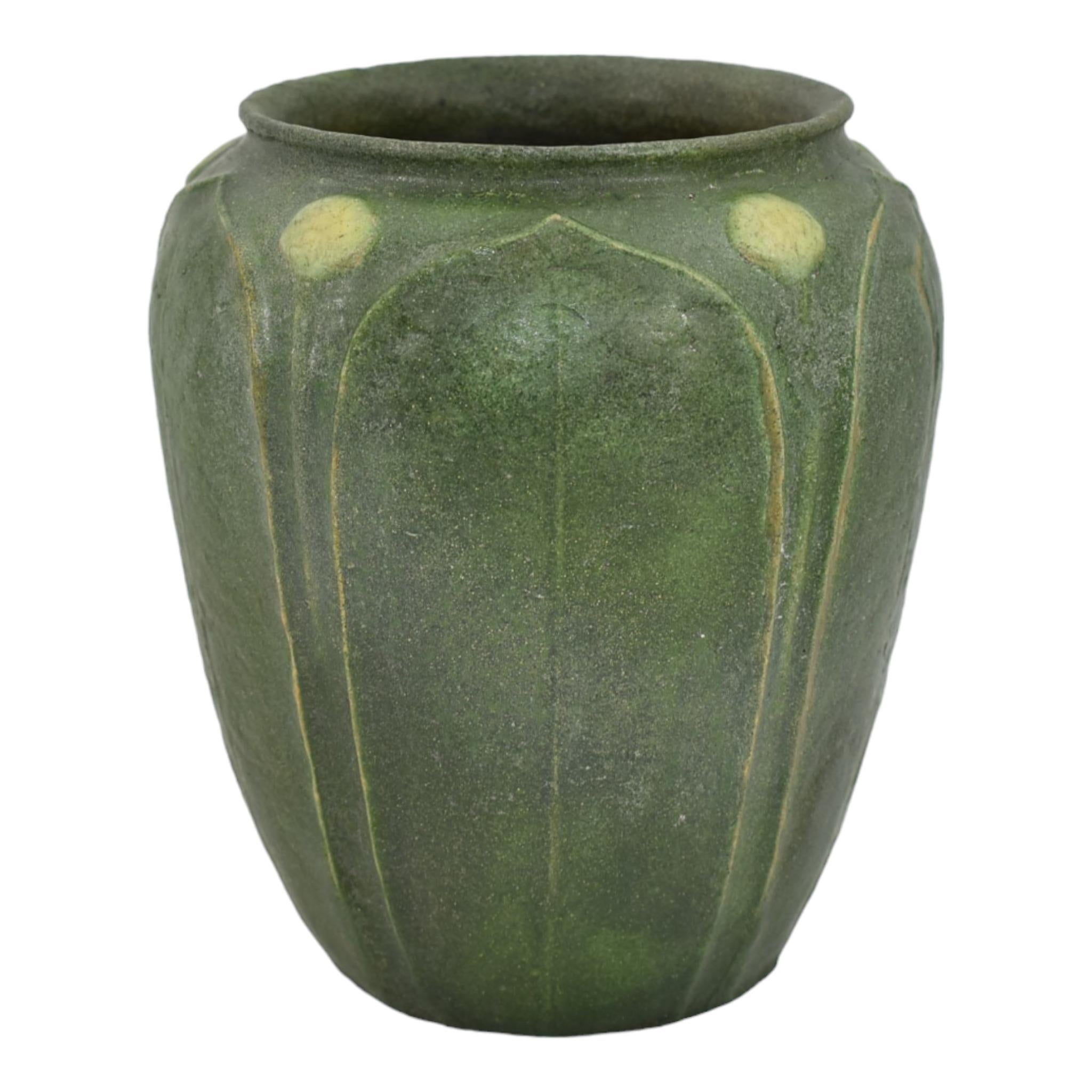 Grueby 1918 Arts and Crafts Pottery Matte Green Yellow Buds Two Color Vase
Wonderful organic matte green glaze with hand tooled broad leaves and yellow buds.
Shows well with a professional repair to the body. No other chips, cracks, damage or repair