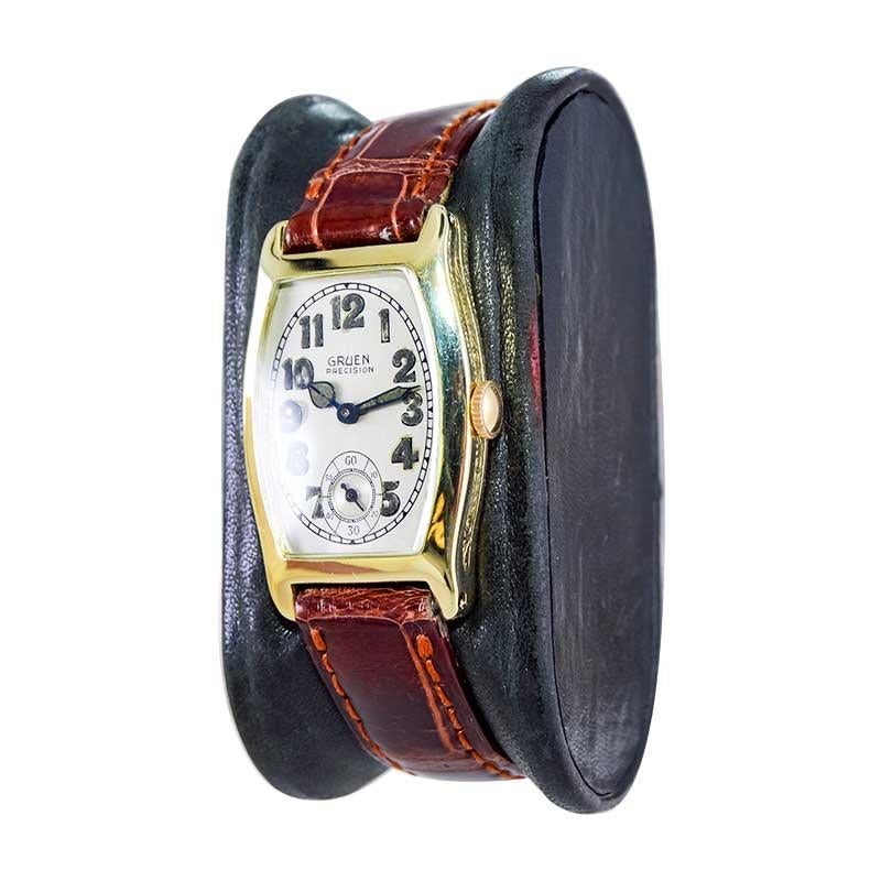 Women's or Men's Gruen 14 Karat Solid Yellow Gold Art Deco Tortue Shape from 1927