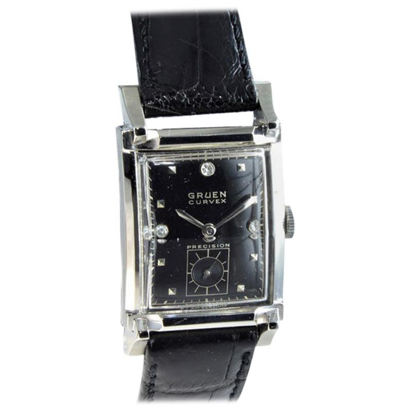 Gruen Orologio stile carro armato Curvex in oro bianco 14 carati, stile Art Deco, anni '40 circa