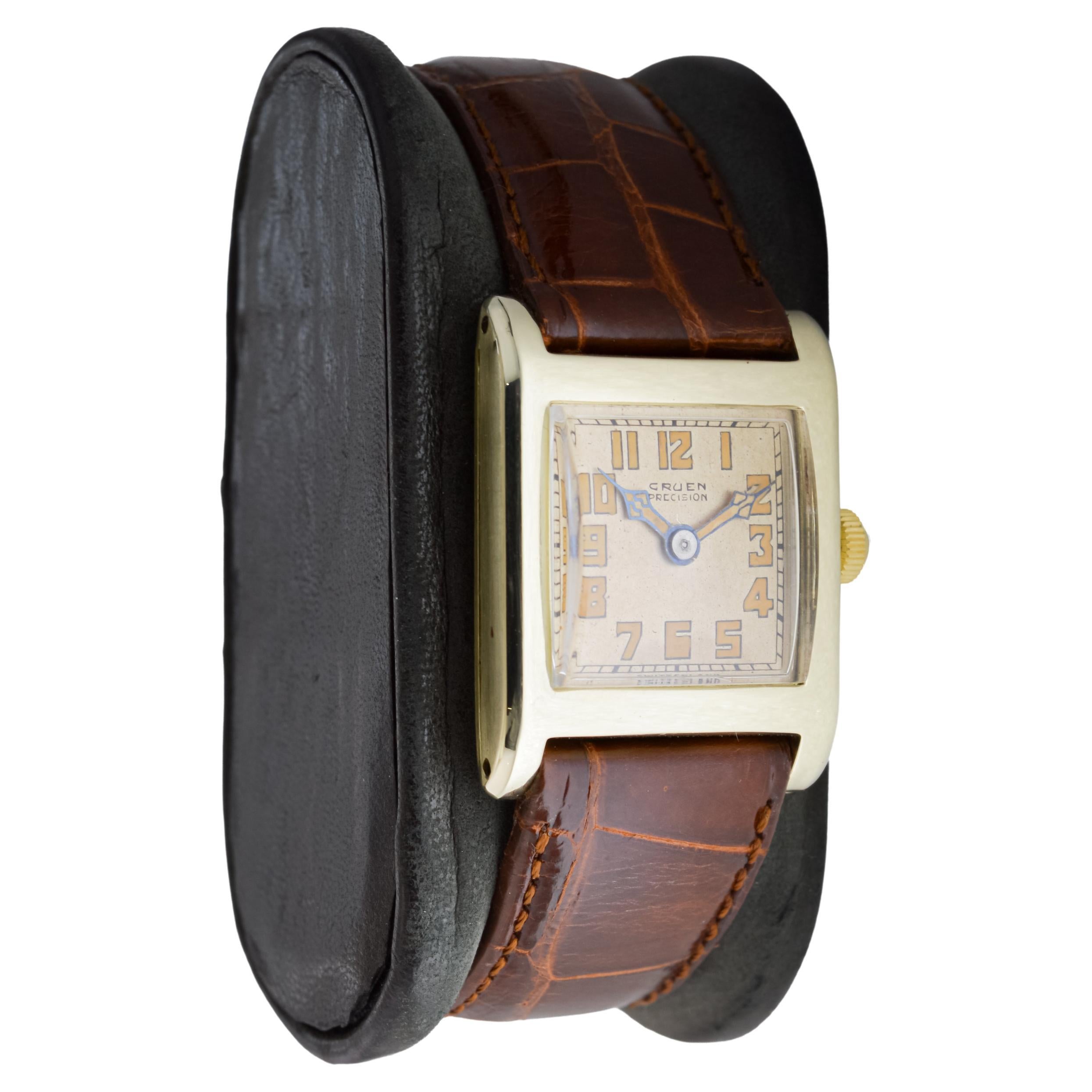 Gruen 14k Solid Gold Art Deco Watch with Factory Original Dial circa 1926 In Excellent Condition For Sale In Long Beach, CA