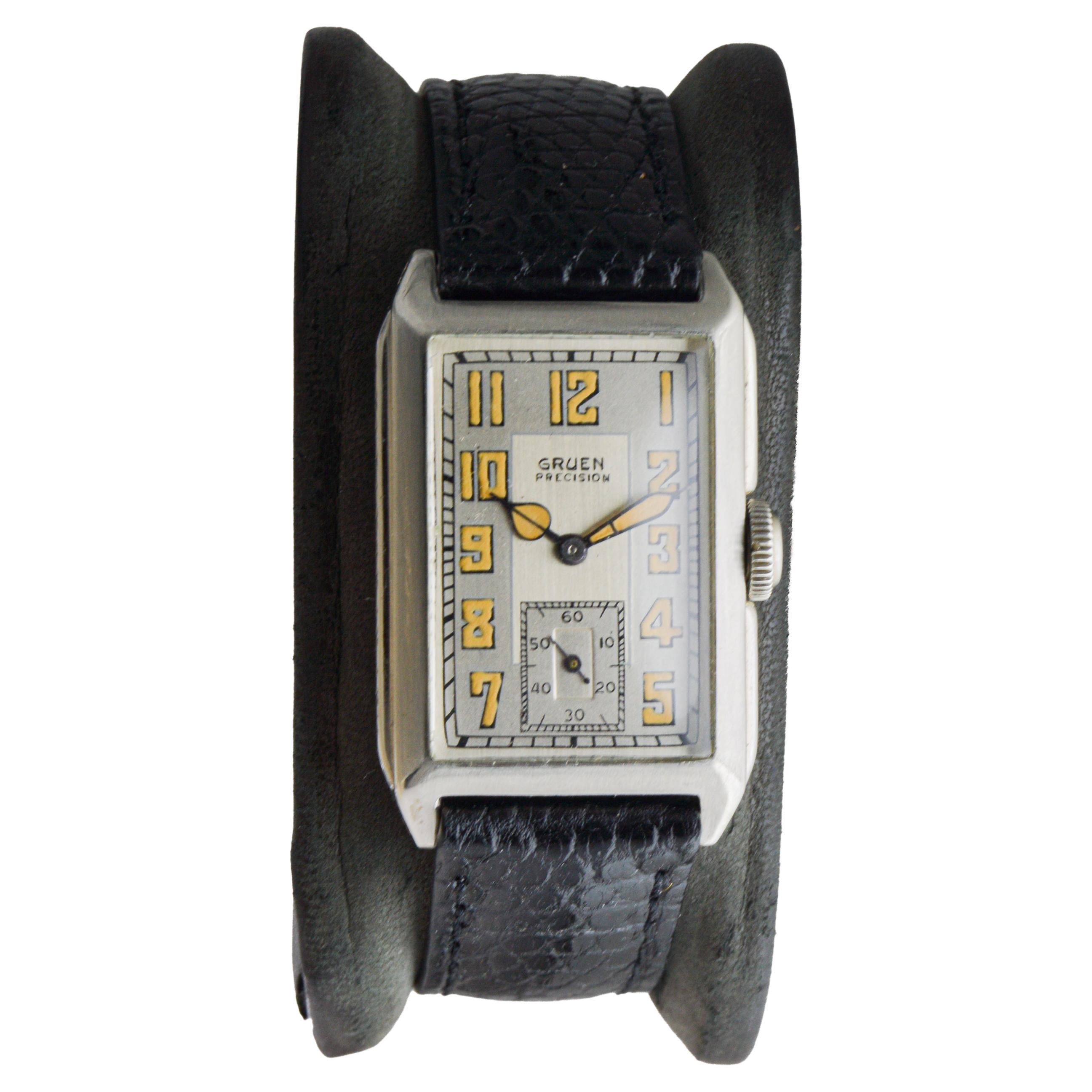 Orologio Art Deco di Gruen in oro massiccio 14k con quadrante originale di fabbrica, circa 1931 In condizioni ottime in vendita a Long Beach, CA