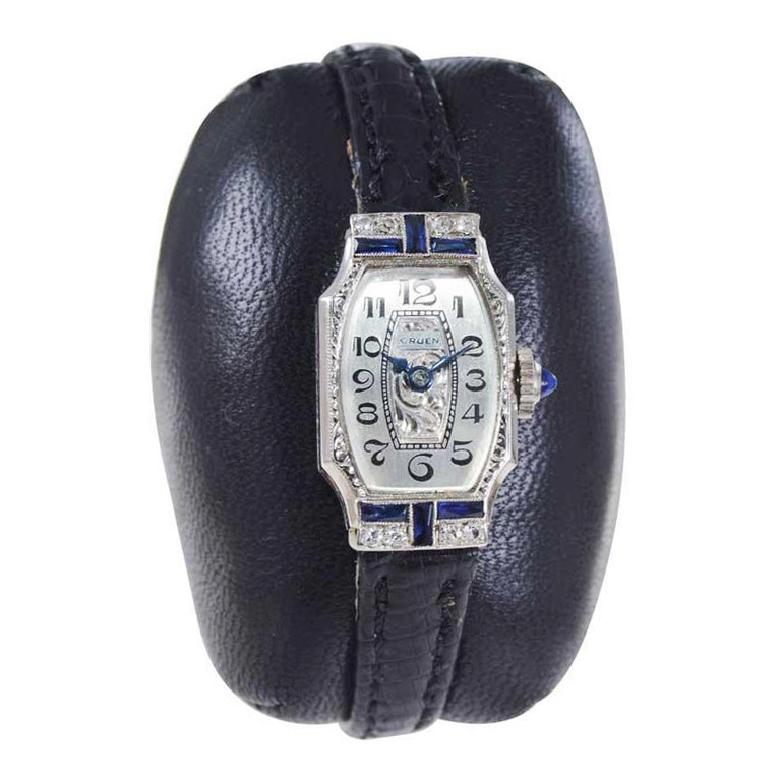 Gruen 14Kt. Art Deco Damenarmbanduhr vollständig handgefertigt aus dem Jahr 1927 (Art déco)