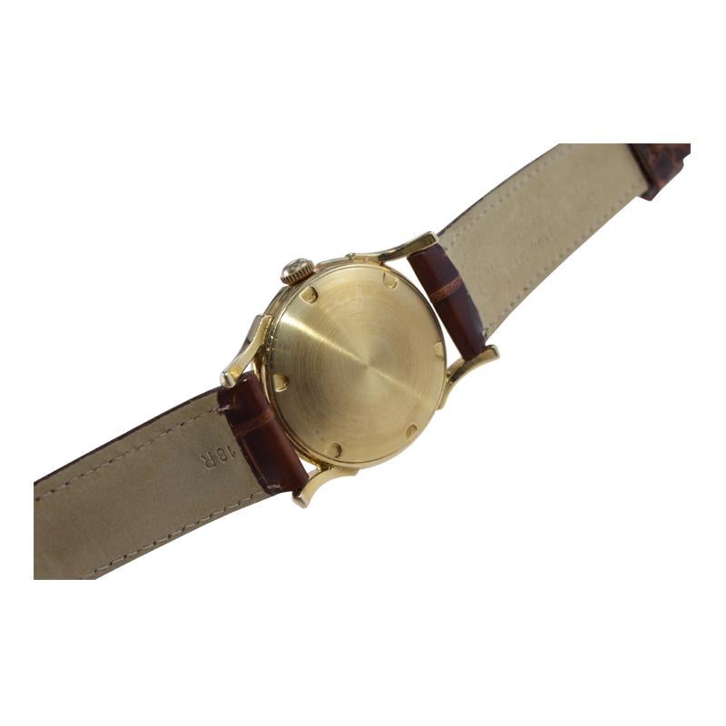 Gruen 14Kt. Solid Gold Art Deco Original Dial Automatic Watch, circa 1940's 4