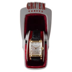 Reloj Art Déco Gruen Curvex de oro macizo de 14 quilates con caja original circa años 40