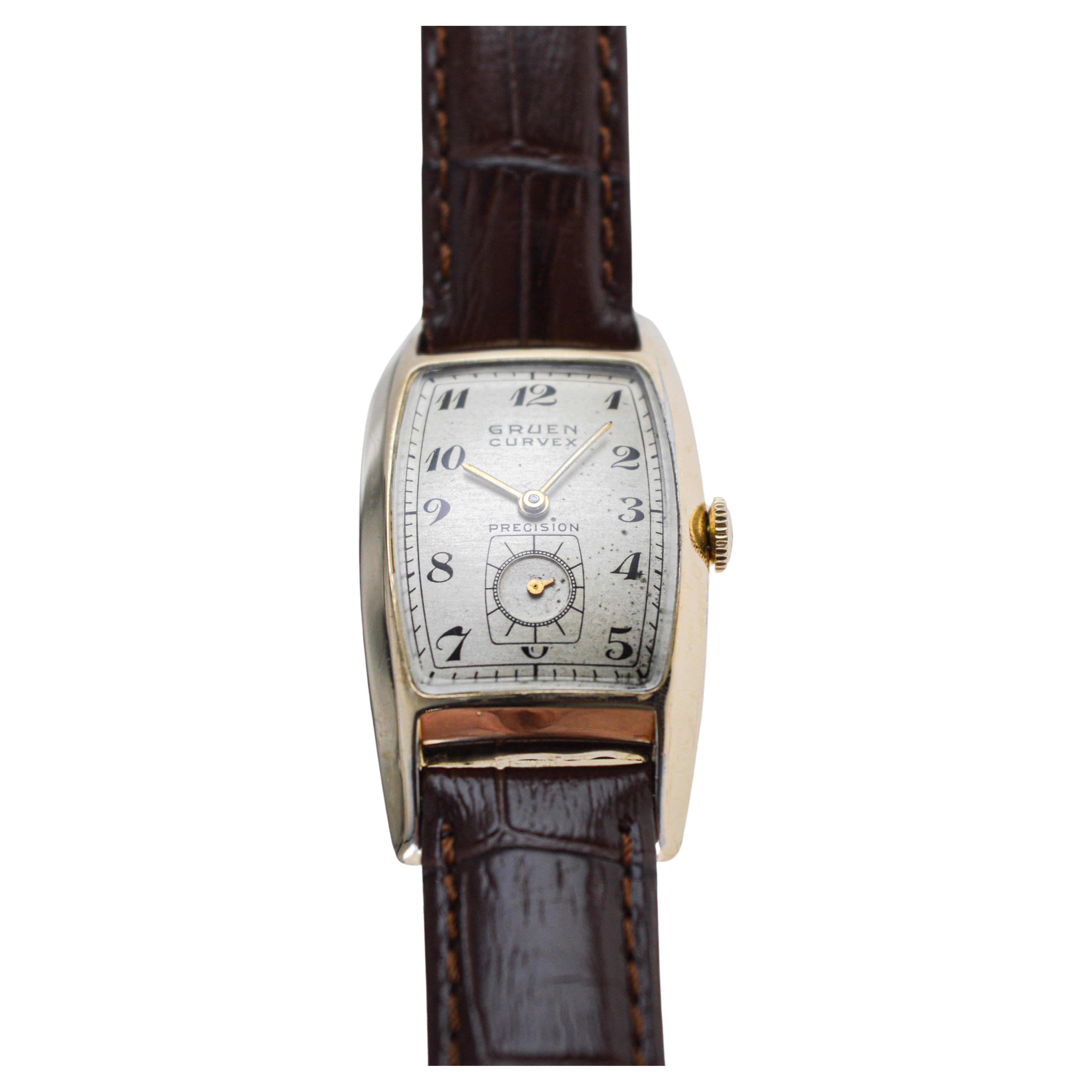 Gruen Gold Filled Art Deco Curvex Style Watch with Original Dial circa 1940's For Sale 1