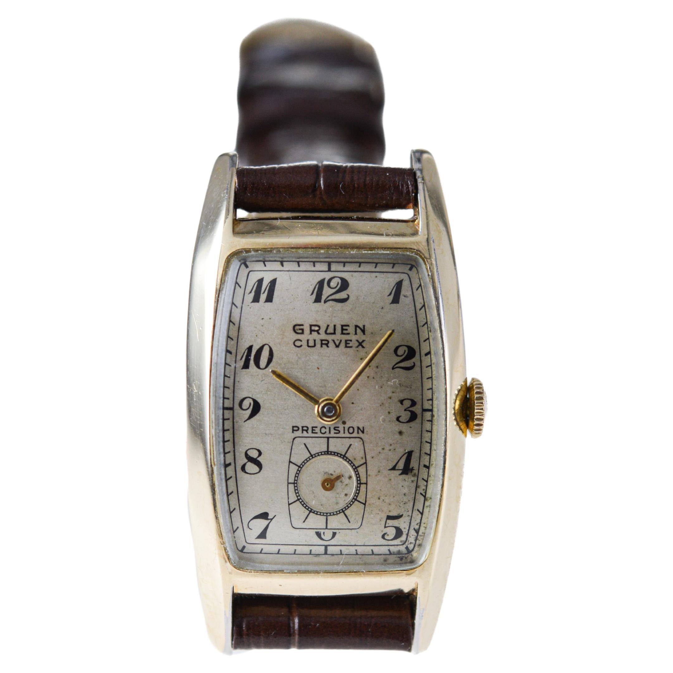 Gruen Gold Filled Art Deco Curvex Style Watch with Original Dial circa 1940's For Sale 3