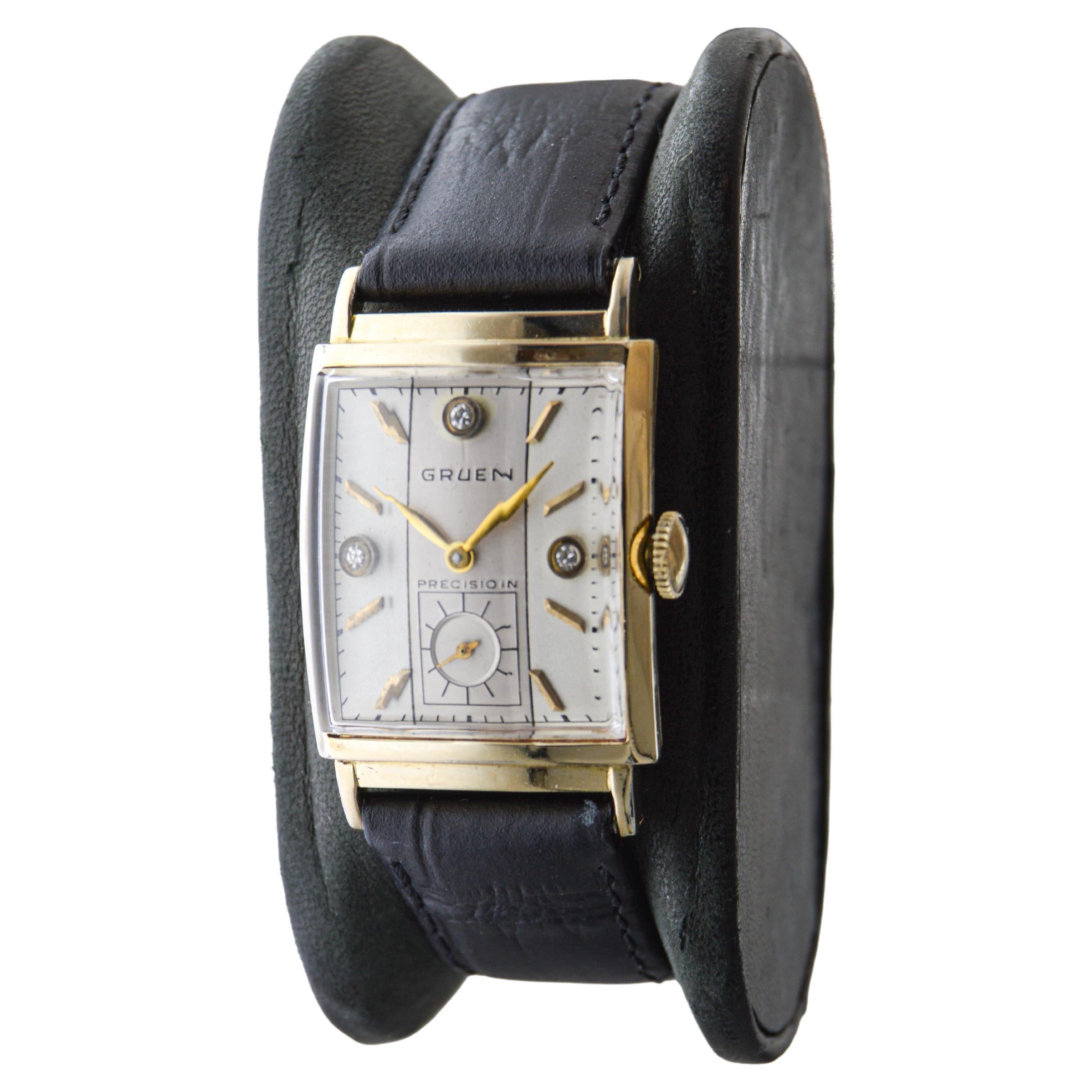 Gruen Gold Filled Art Deco Curvex Watch with Diamond Dial 1940's In Excellent Condition For Sale In Long Beach, CA