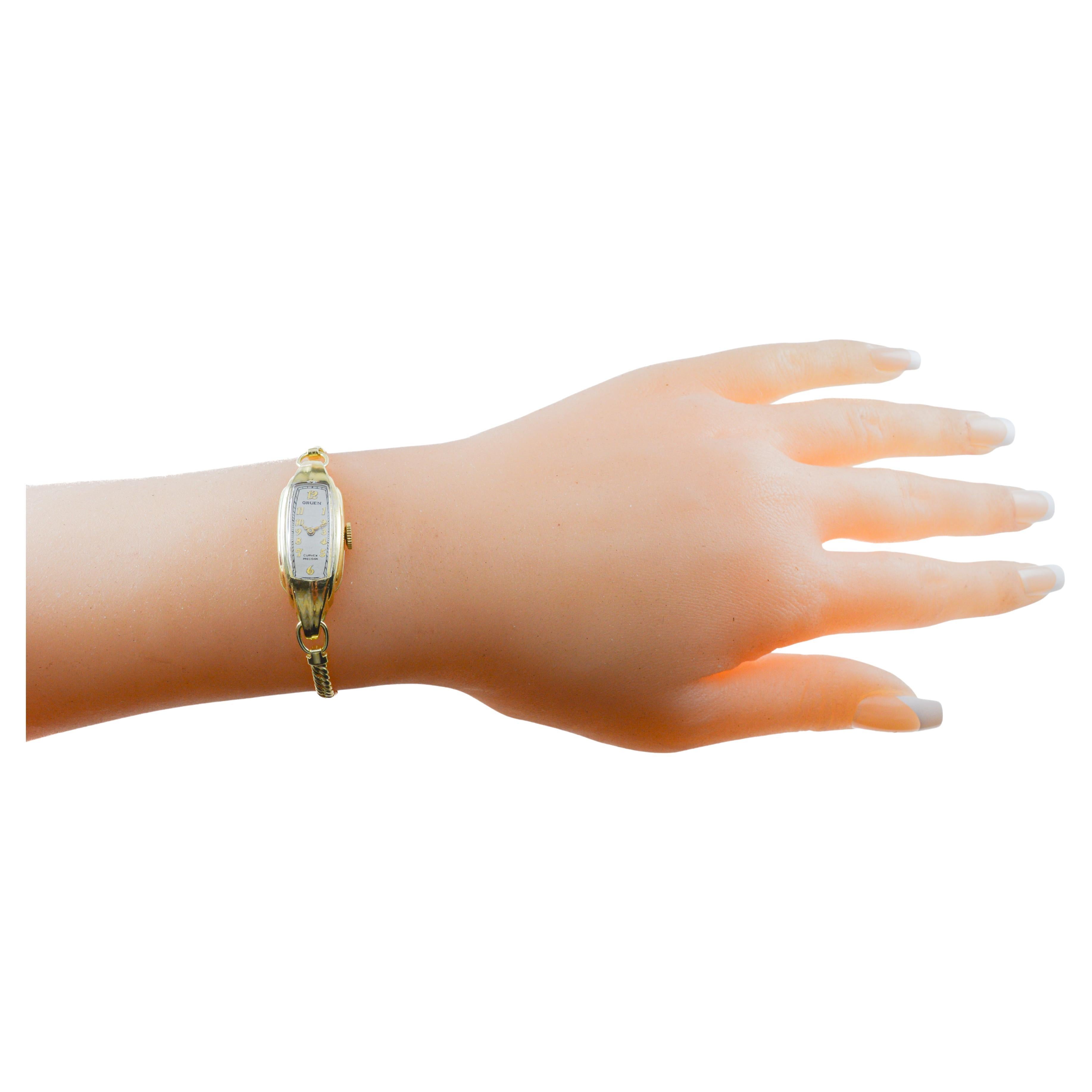 Gruen Gold Filled Art Deco Ladies Curvex with Original Period Bracelet 1937 For Sale 8