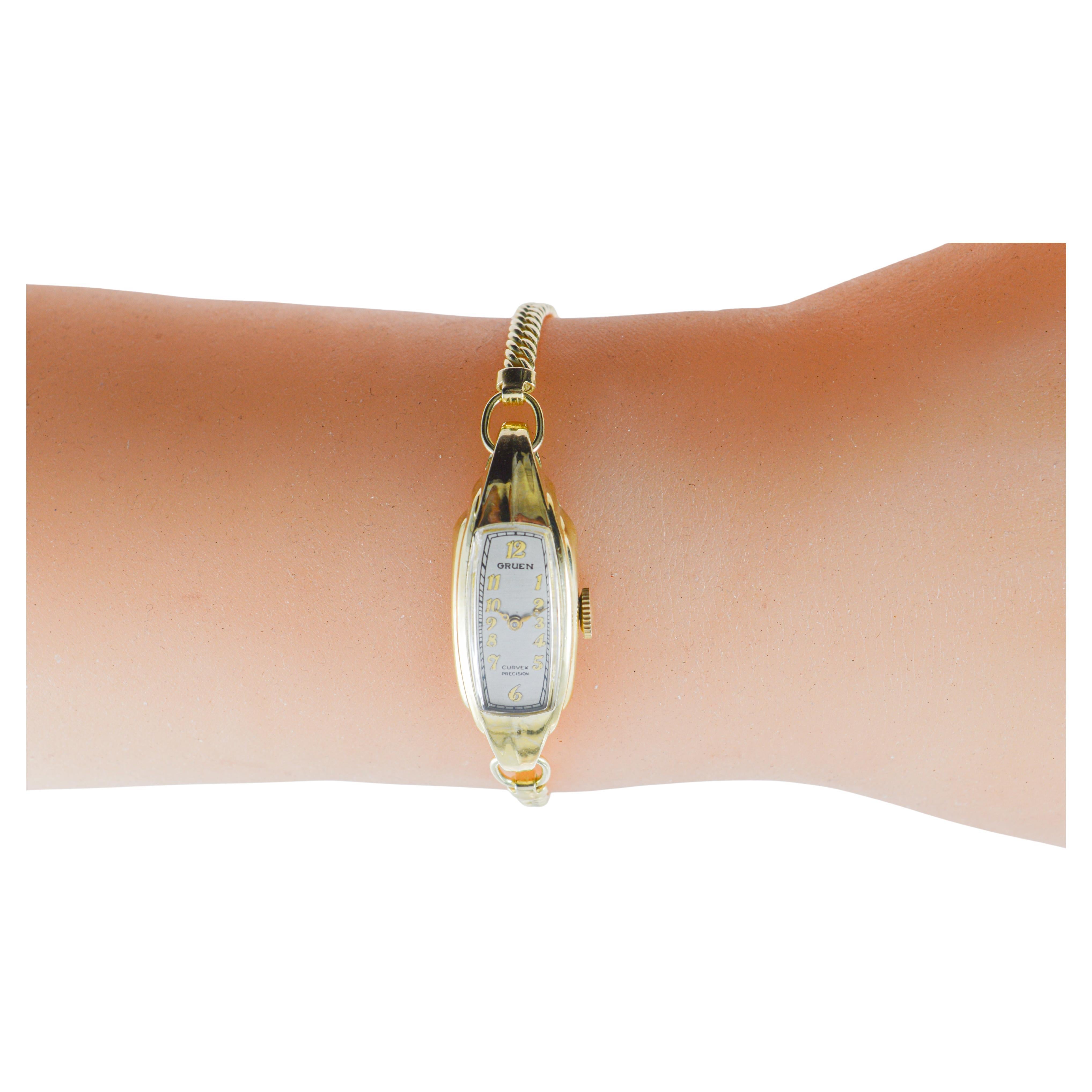 Gruen Gold Filled Art Deco Ladies Curvex with Original Period Bracelet 1937 For Sale 10
