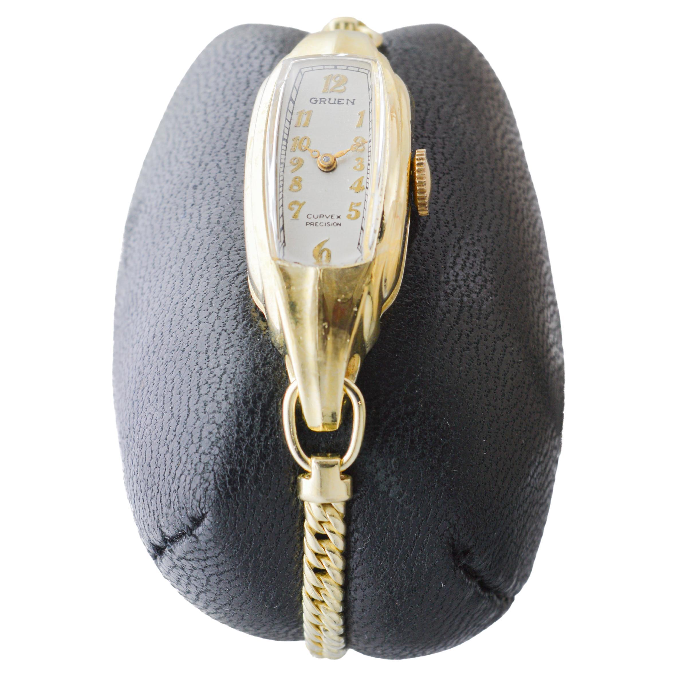 Women's or Men's Gruen Gold Filled Art Deco Ladies Curvex with Original Period Bracelet 1937 For Sale