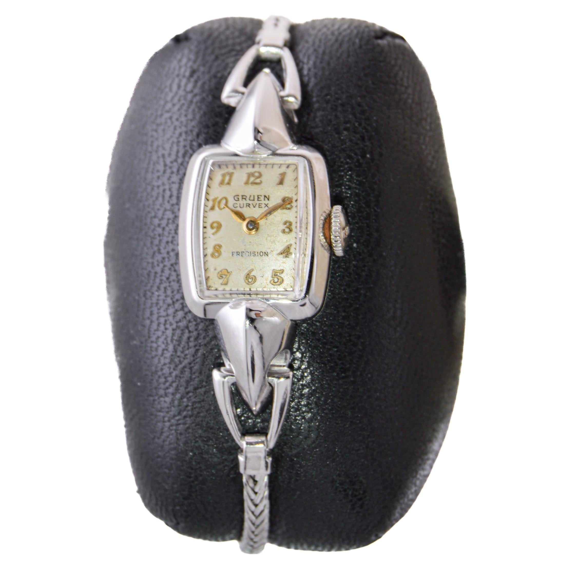 Reloj Gruen Art Déco de oro para señora con esfera y brazalete originales
