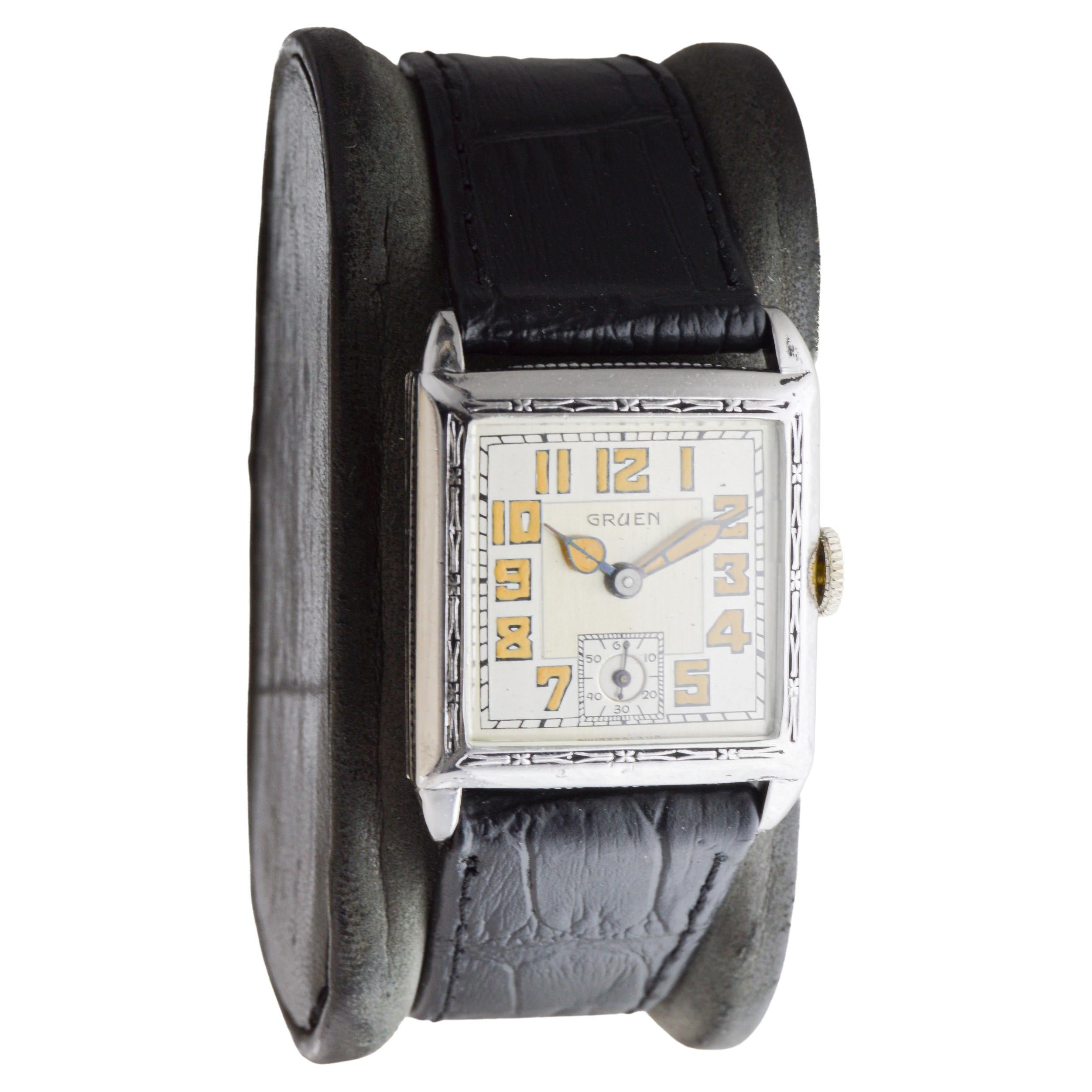 Art Déco Orologio da serbatoio Art Deco in oro bianco di Gruen del 1925 circa con quadrante in argento 925 in vendita