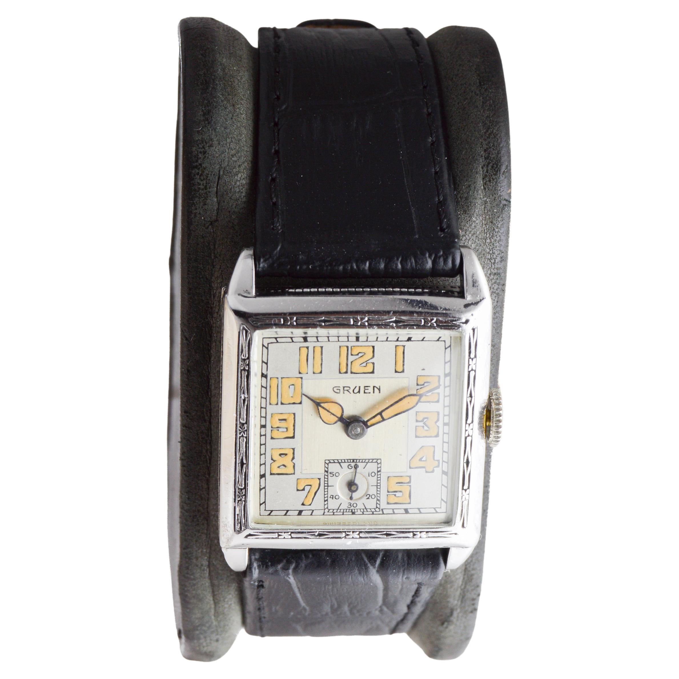 Orologio da serbatoio Art Deco in oro bianco di Gruen del 1925 circa con quadrante in argento 925 In condizioni ottime in vendita a Long Beach, CA
