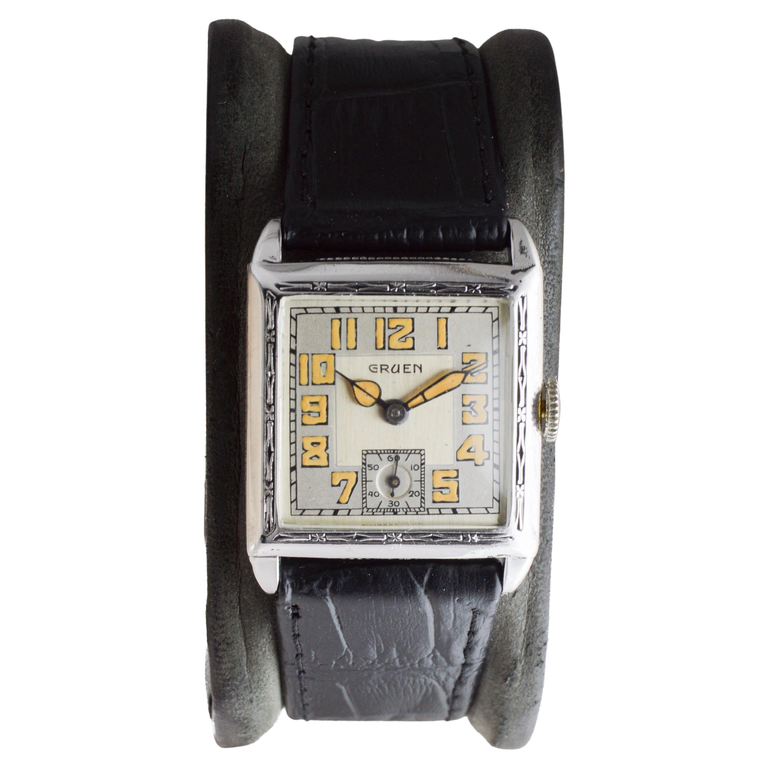 Orologio da serbatoio Art Deco in oro bianco di Gruen del 1925 circa con quadrante in argento 925
