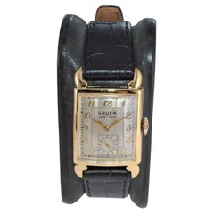 Orologio Art Deco Curvex Gruen in oro giallo con quadrante originale, anni '40