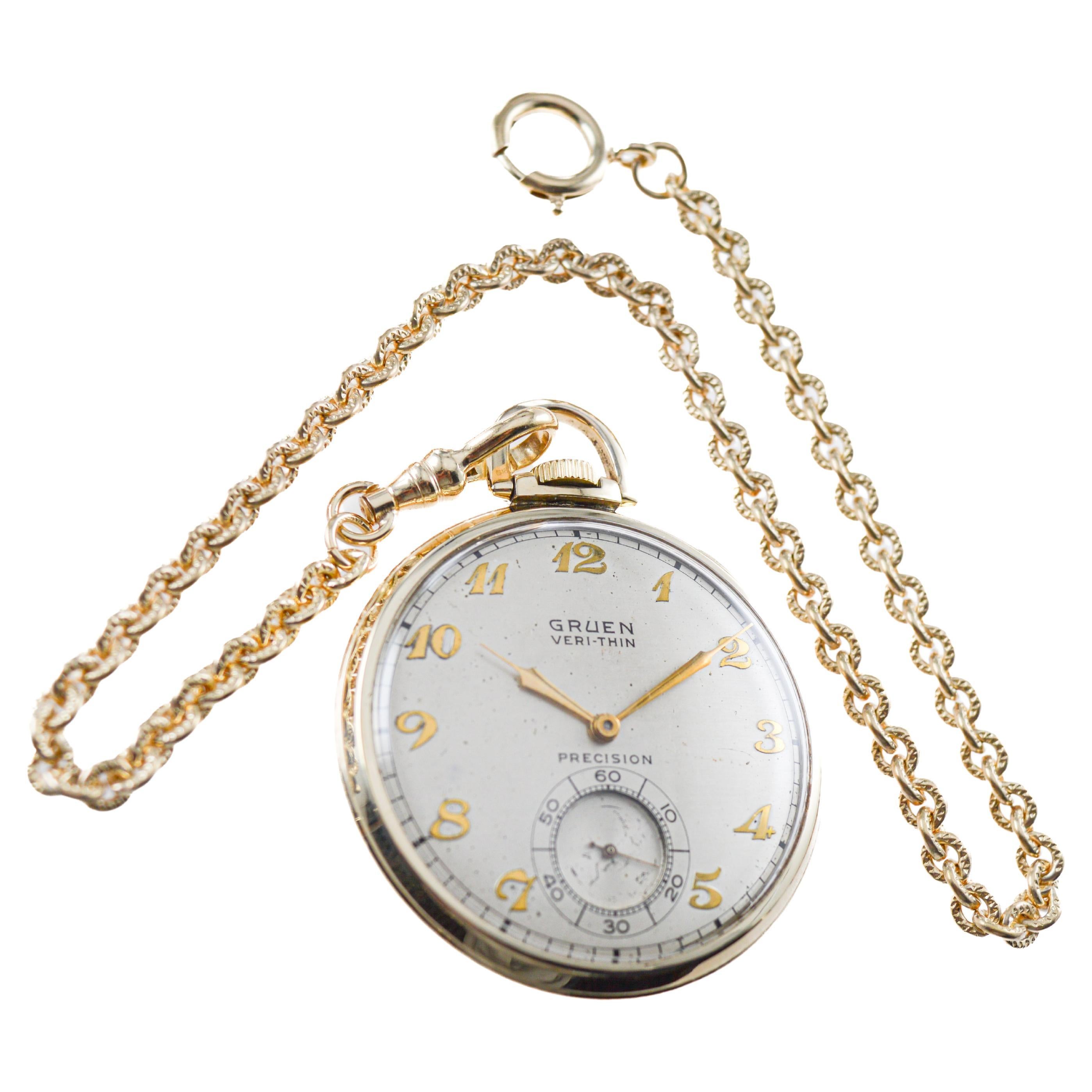 FACTORY / HOUSE: Gruen Watch Company
STYLE / REFERENCE: Art Deco / Reference Veri-Thin
METAL / MATERIAL: Yellow Gold Filled
CIRCA / YEAR: 1940's
DIMENSIONS / SIZE: Diameter 43mm
MOVEMENT / CALIBER: Manual Winding / 17 Jewels 
DIAL / HANDS: Original